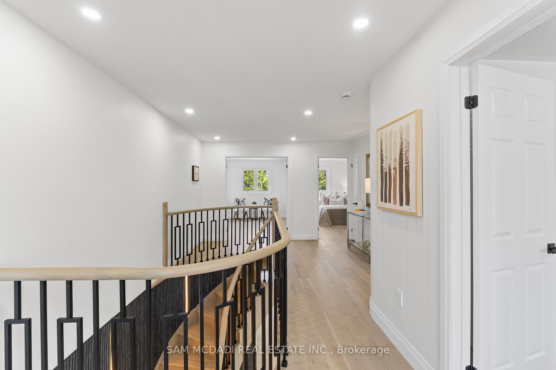 Photo 18 of 1521 Roseway Drive, Mississauga, East Credit — HOMEH