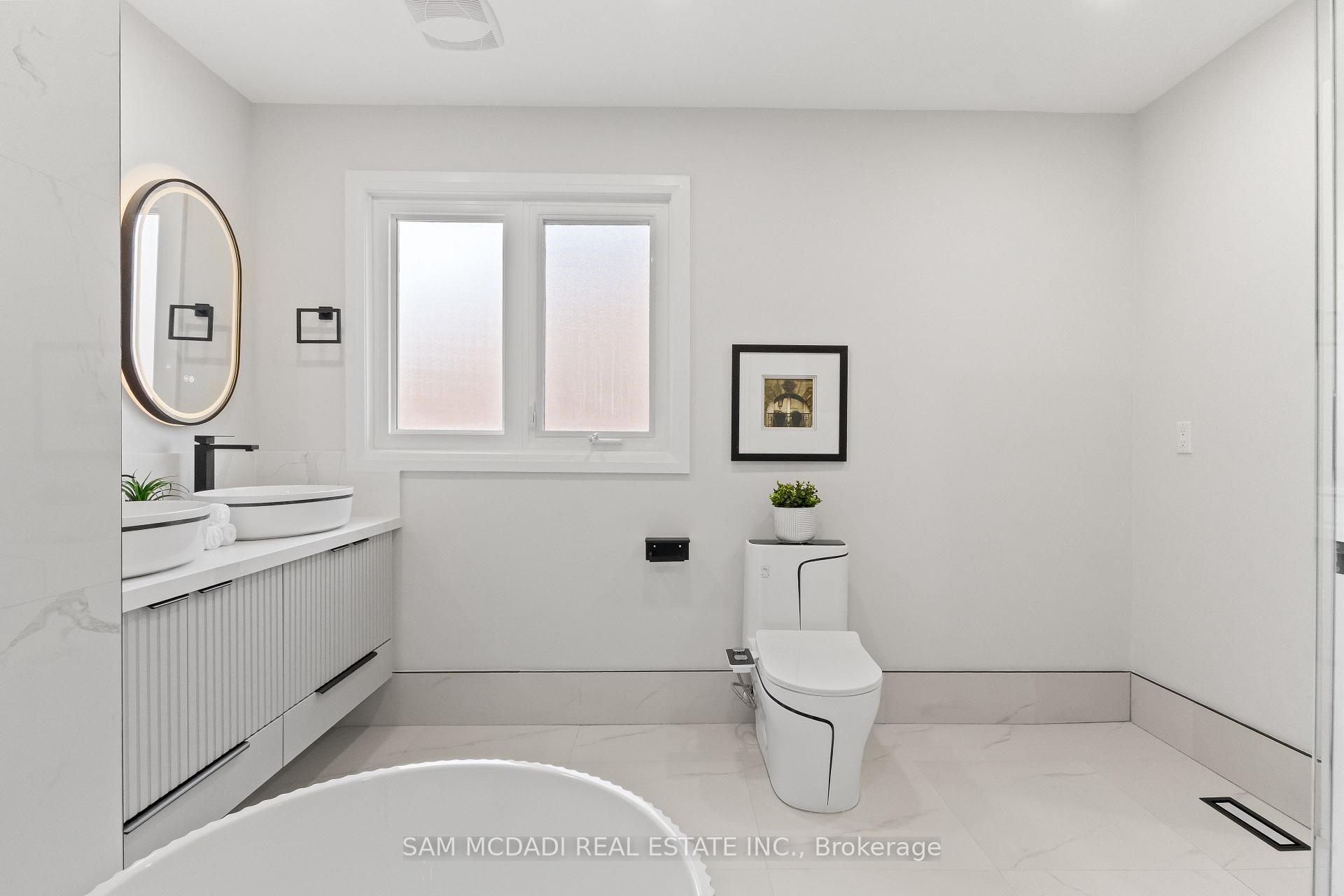 Photo 23 of 1521 Roseway Drive, Mississauga, East Credit — HOMEH