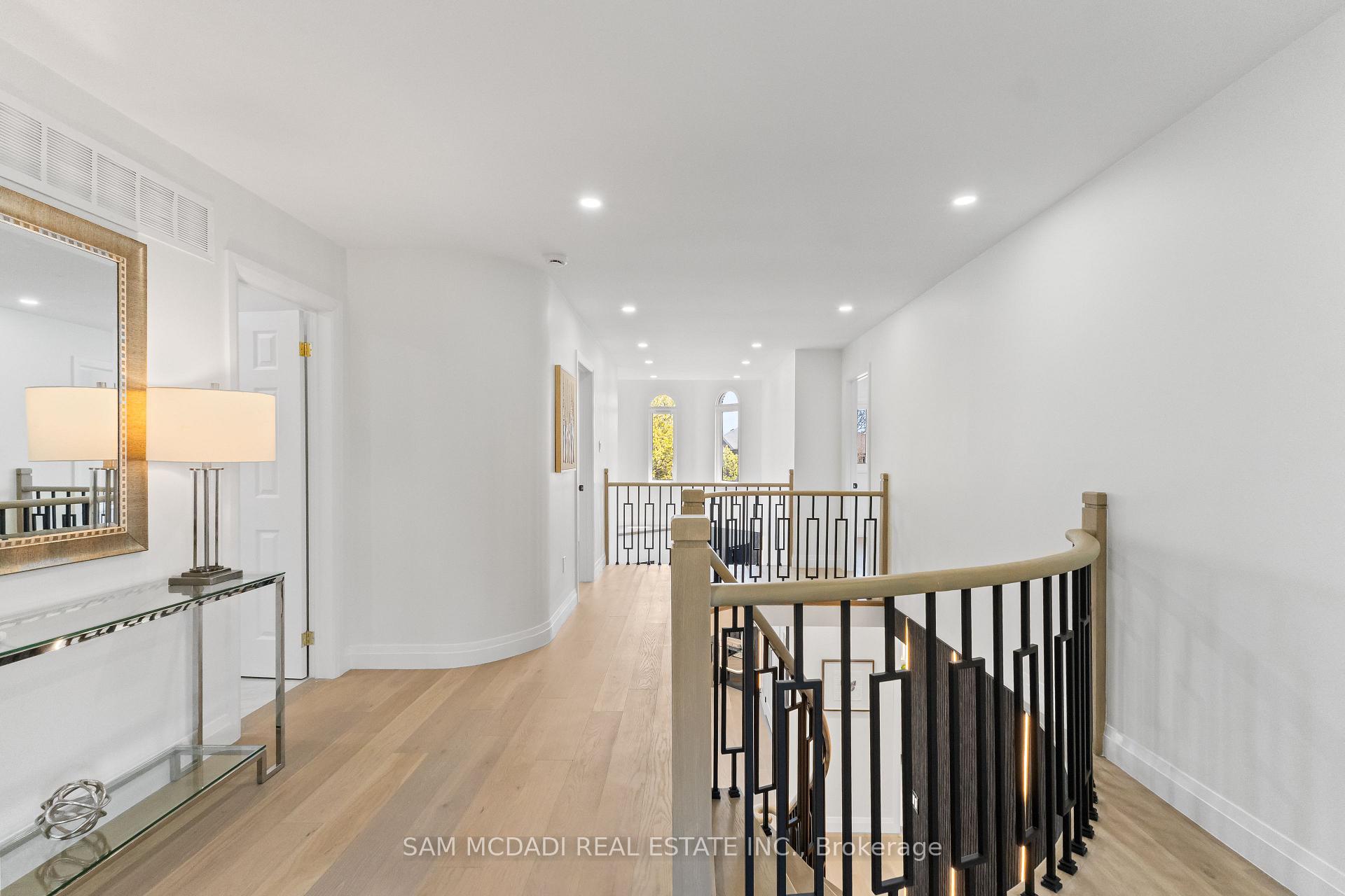 Photo 24 of 1521 Roseway Drive, Mississauga, East Credit — HOMEH