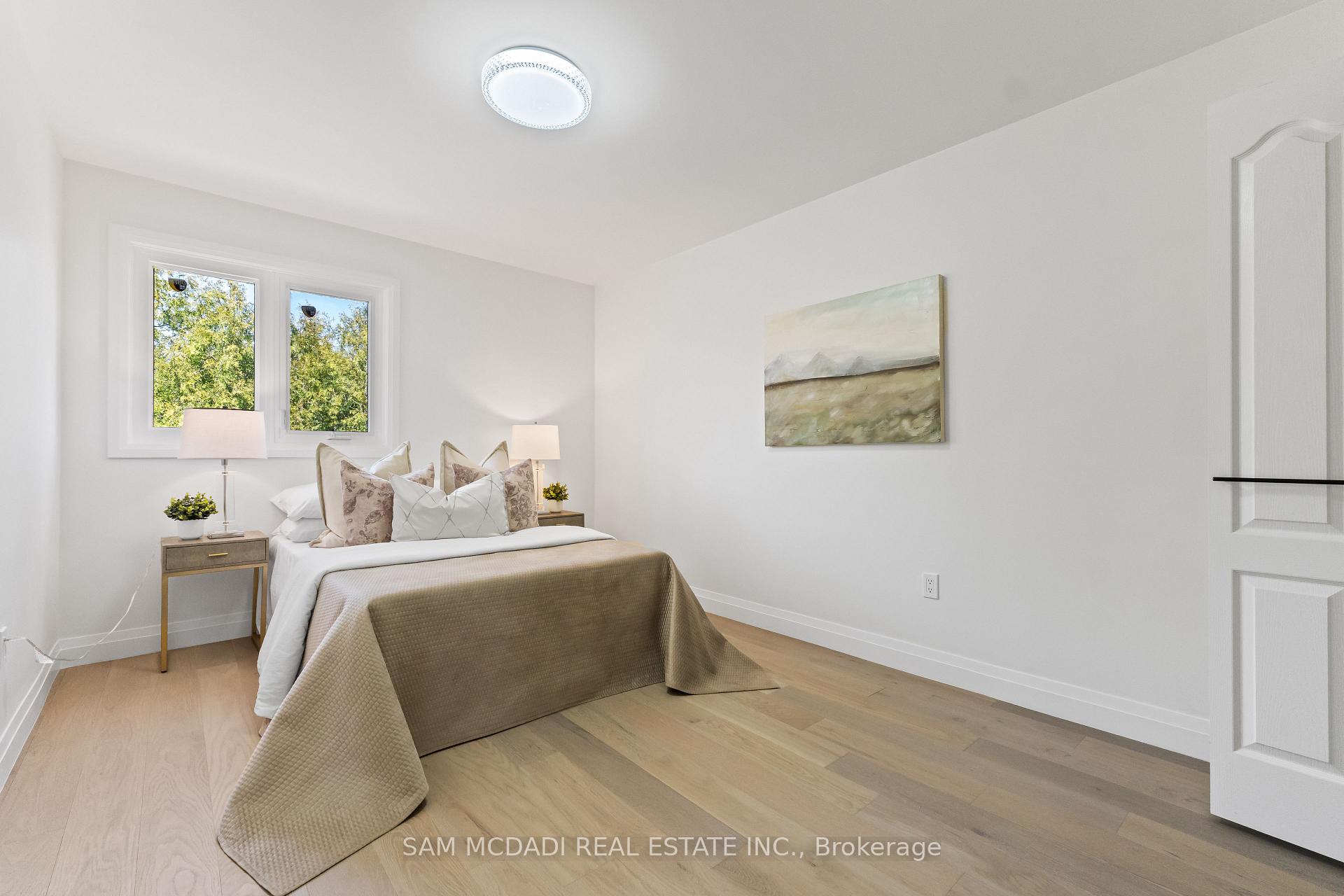 Photo 25 of 1521 Roseway Drive, Mississauga, East Credit — HOMEH