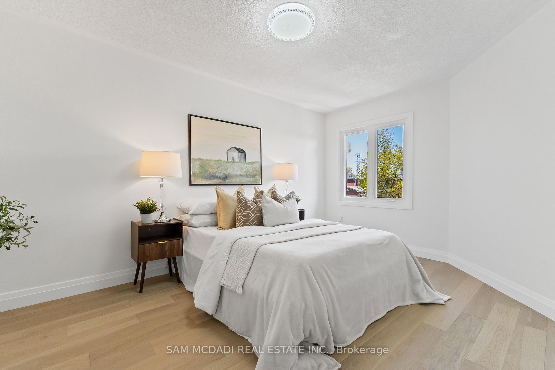 Photo 26 of 1521 Roseway Drive, Mississauga, East Credit — HOMEH