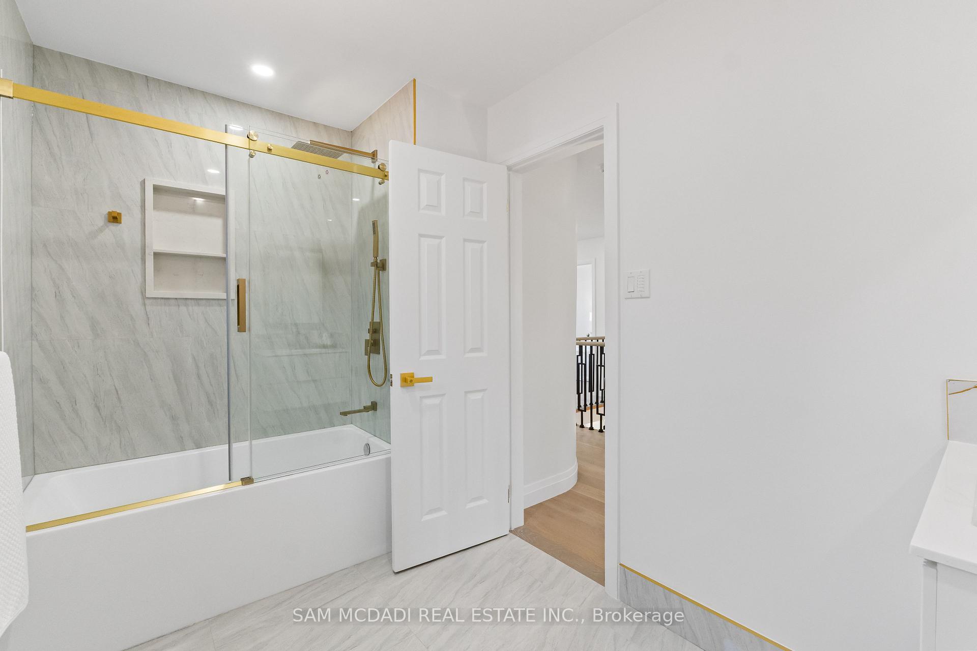 Photo 28 of 1521 Roseway Drive, Mississauga, East Credit — HOMEH