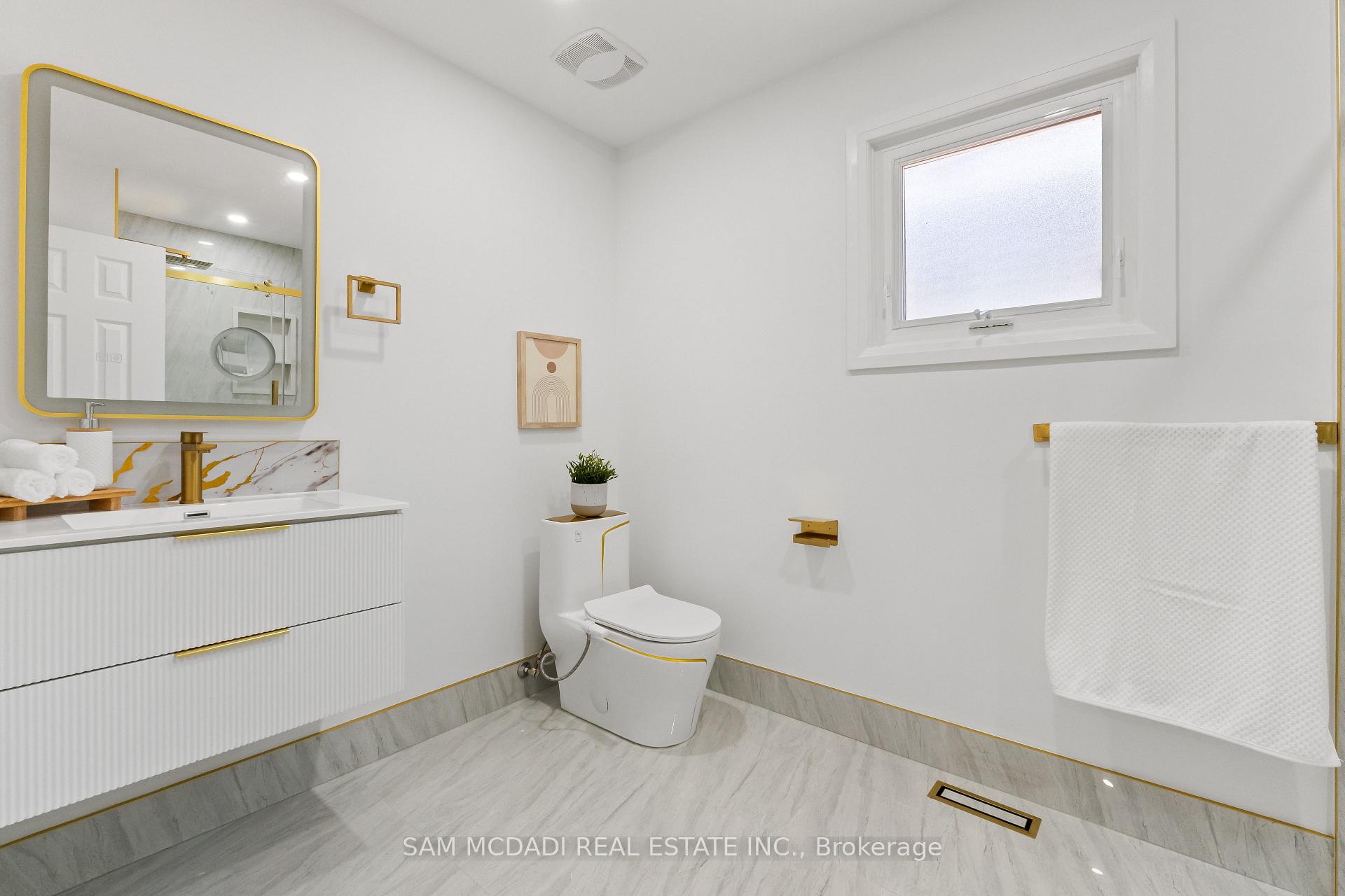 Photo 29 of 1521 Roseway Drive, Mississauga, East Credit — HOMEH