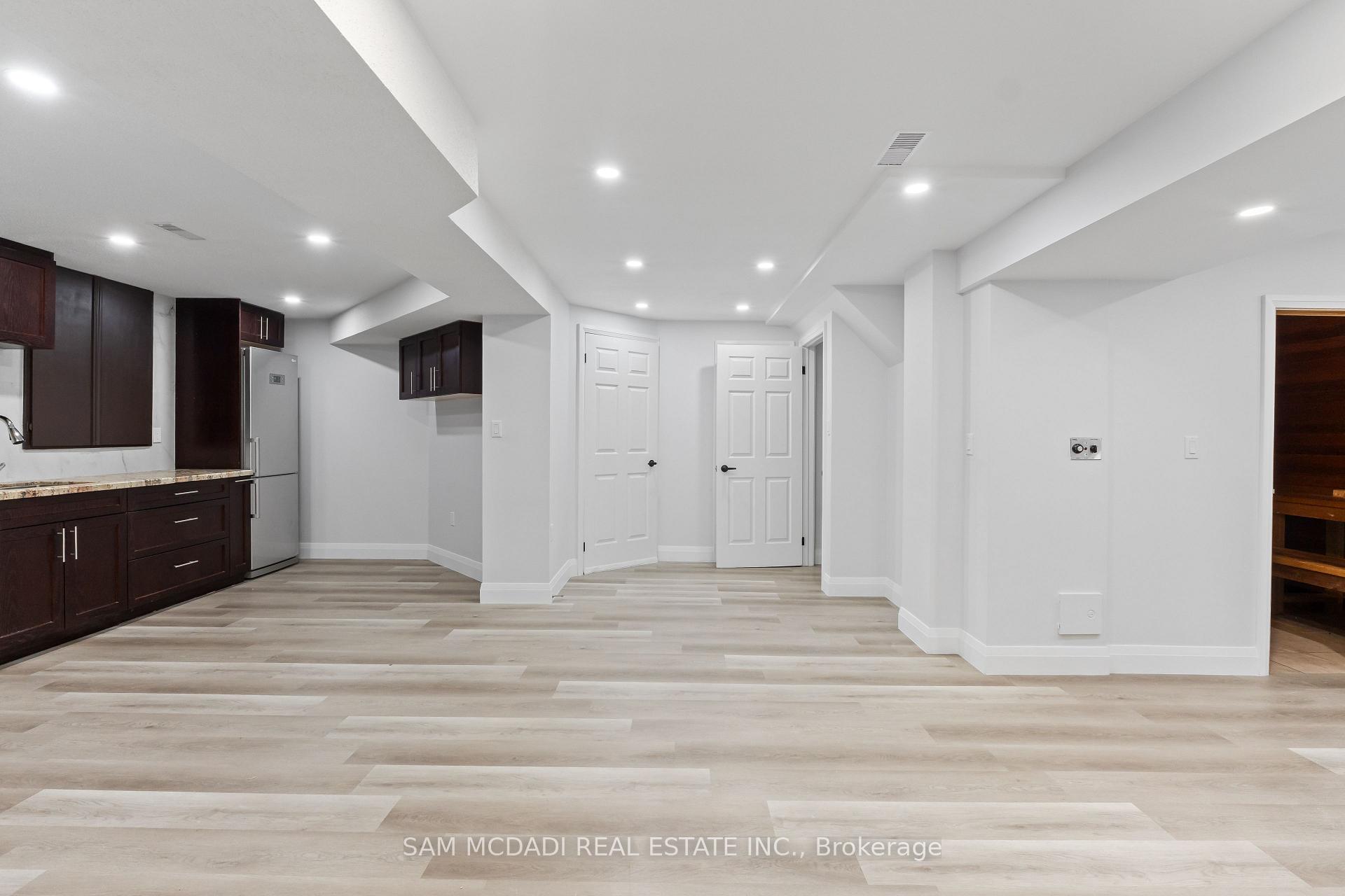 Photo 31 of 1521 Roseway Drive, Mississauga, East Credit — HOMEH