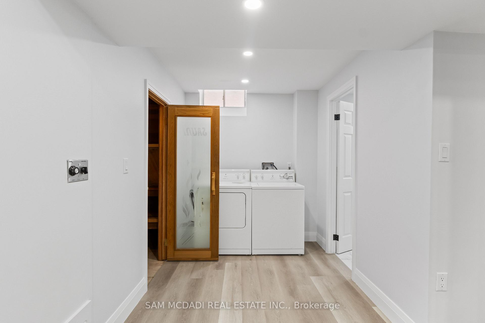 Photo 33 of 1521 Roseway Drive, Mississauga, East Credit — HOMEH