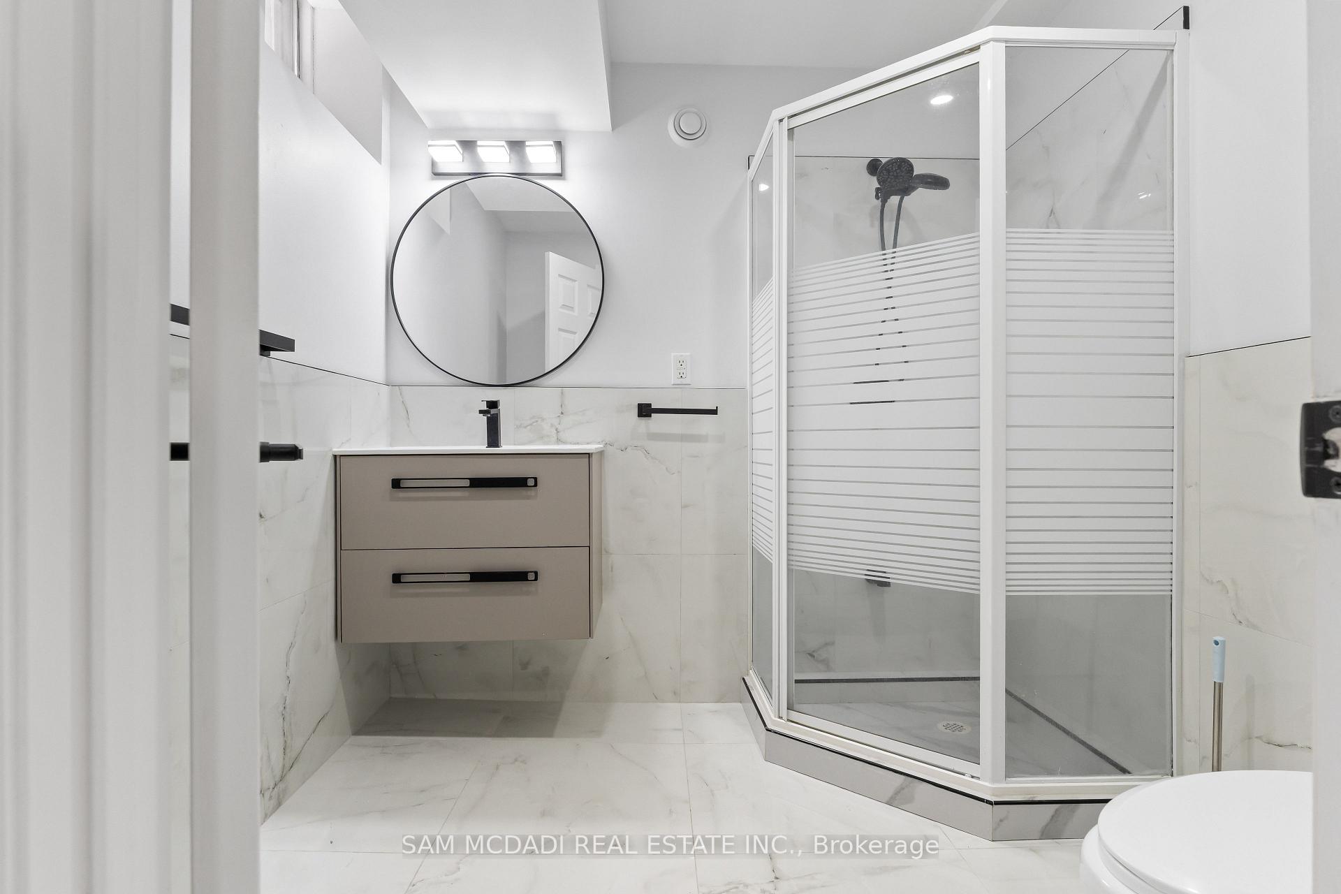 Photo 36 of 1521 Roseway Drive, Mississauga, East Credit — HOMEH
