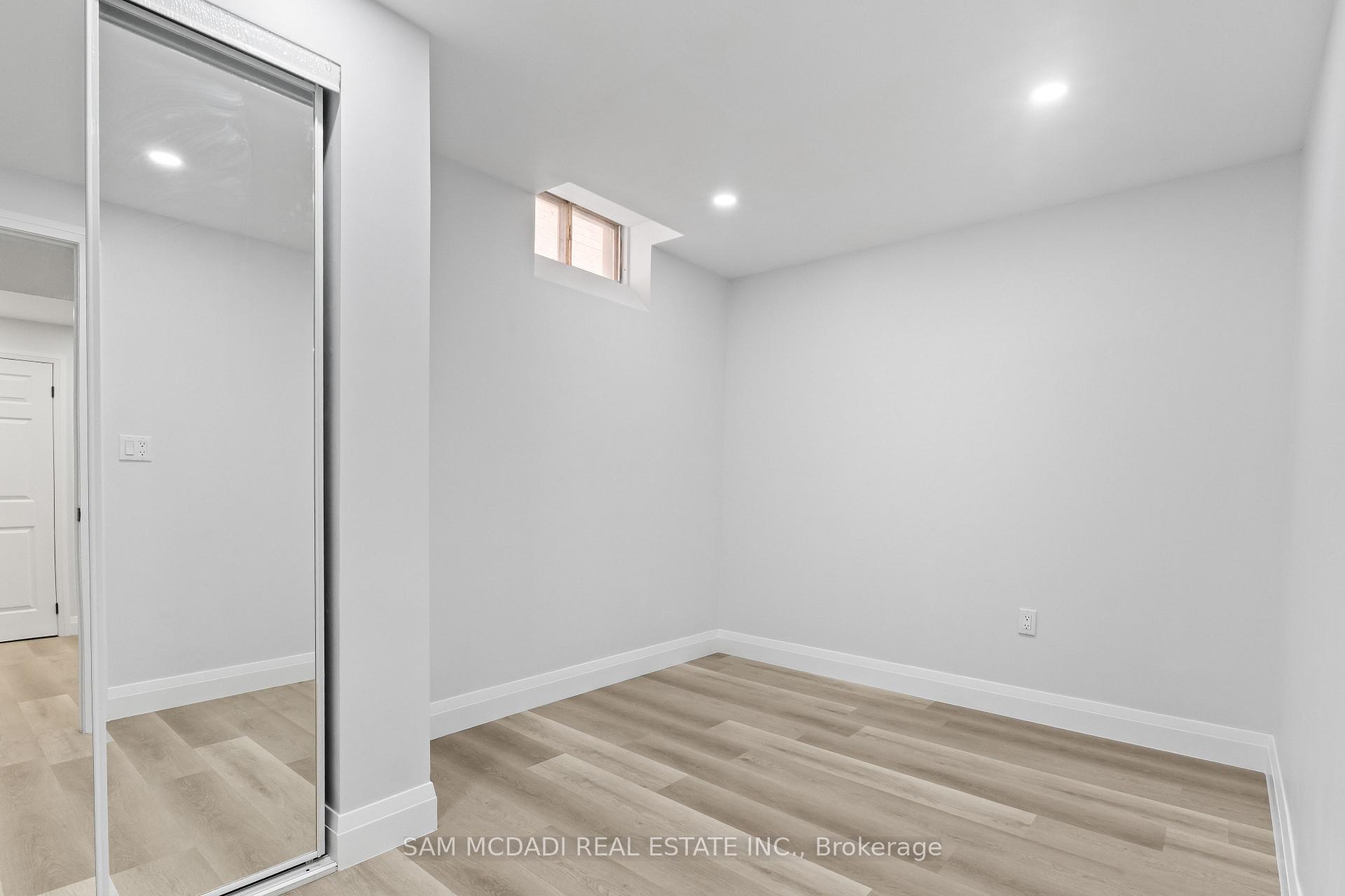 Photo 37 of 1521 Roseway Drive, Mississauga, East Credit — HOMEH