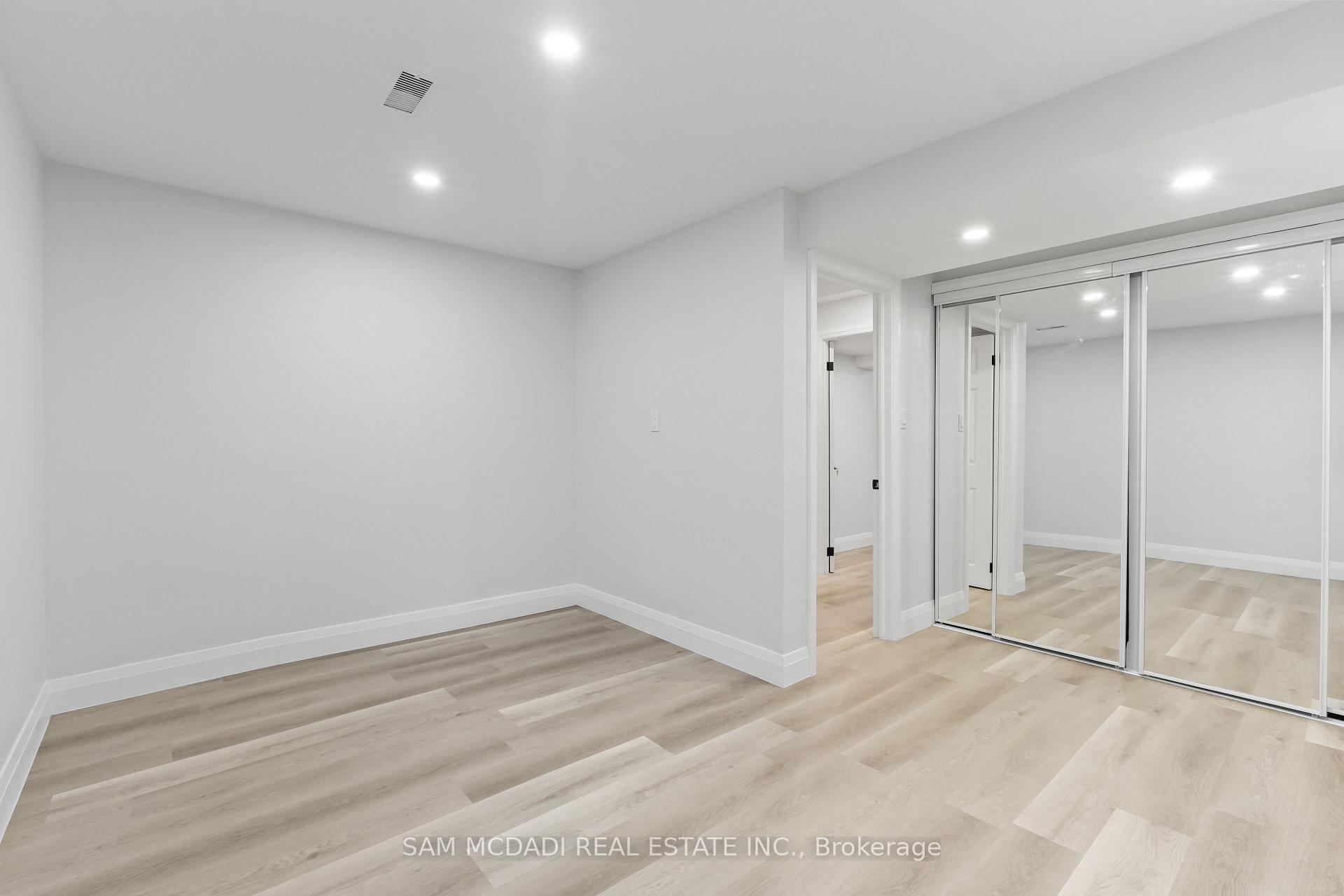Photo 39 of 1521 Roseway Drive, Mississauga, East Credit — HOMEH