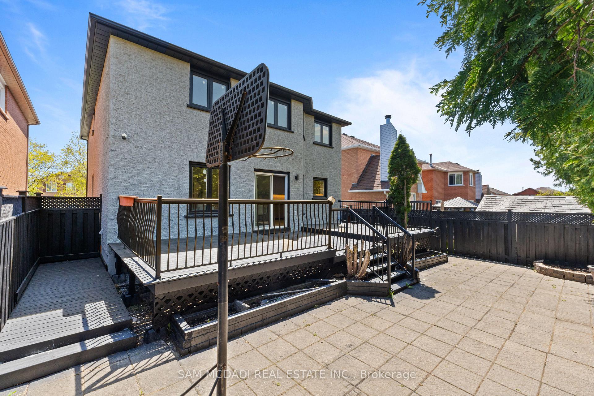 Photo 41 of 1521 Roseway Drive, Mississauga, East Credit — HOMEH