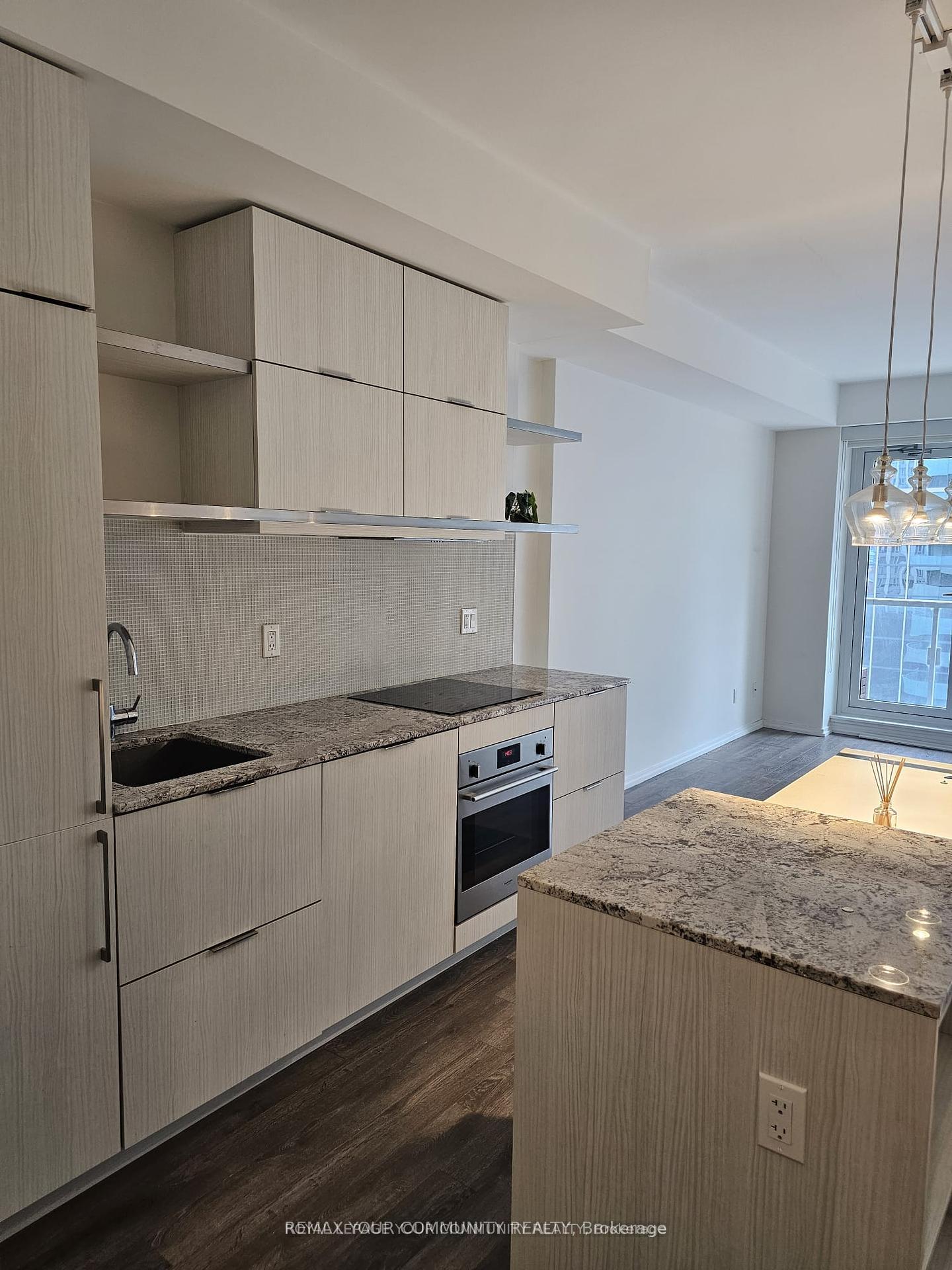 Photo 4 of Unit 1607, 197 Yonge Street, Toronto, Bay Street Corridor — HOMEH