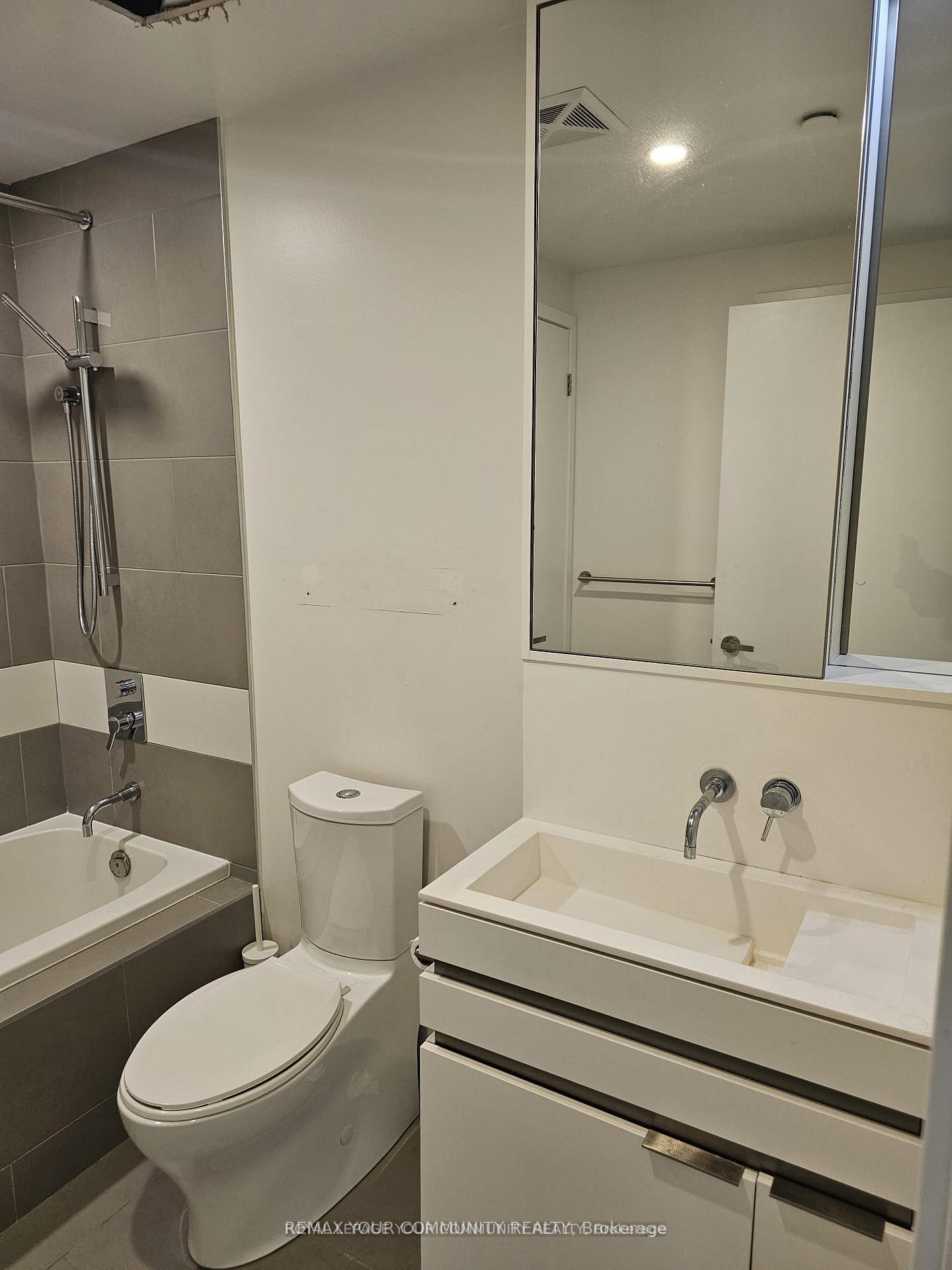 Photo 14 of Unit 1607, 197 Yonge Street, Toronto, Bay Street Corridor — HOMEH