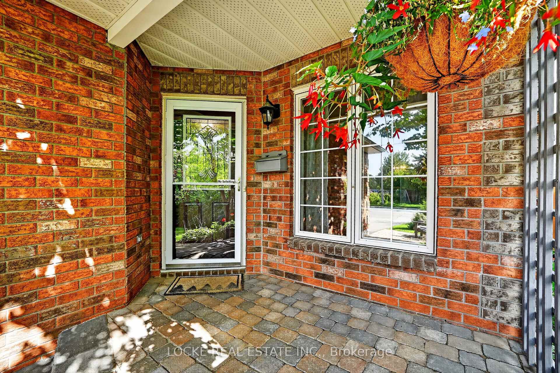 Photo 3 of 2186 Gardenway Drive, Ottawa, Fallingbrook/Gardenway South — HOMEH