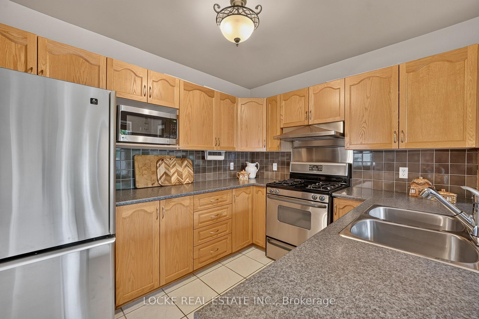 Photo 12 of 2186 Gardenway Drive, Ottawa, Fallingbrook/Gardenway South — HOMEH