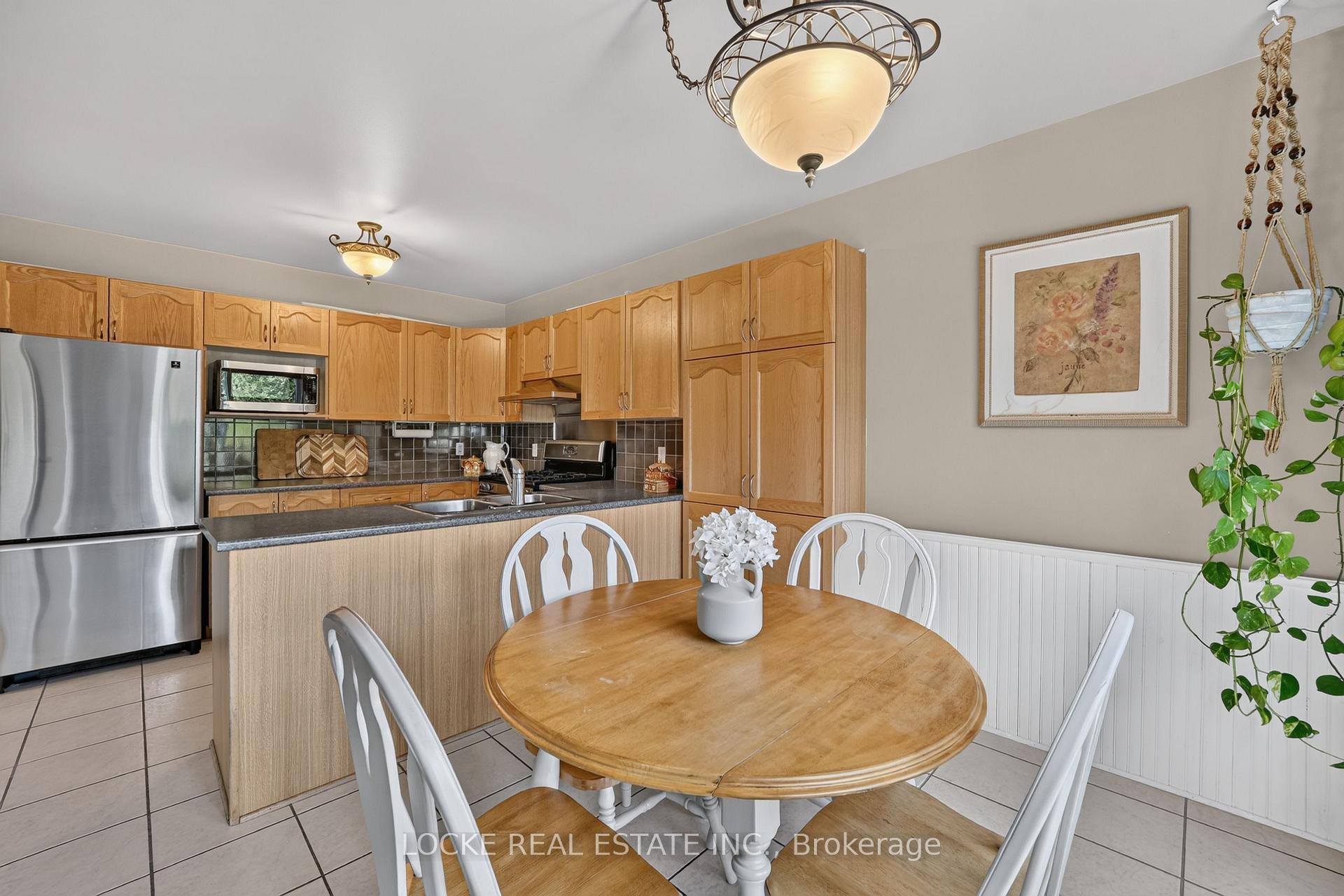 Photo 16 of 2186 Gardenway Drive, Ottawa, Fallingbrook/Gardenway South — HOMEH