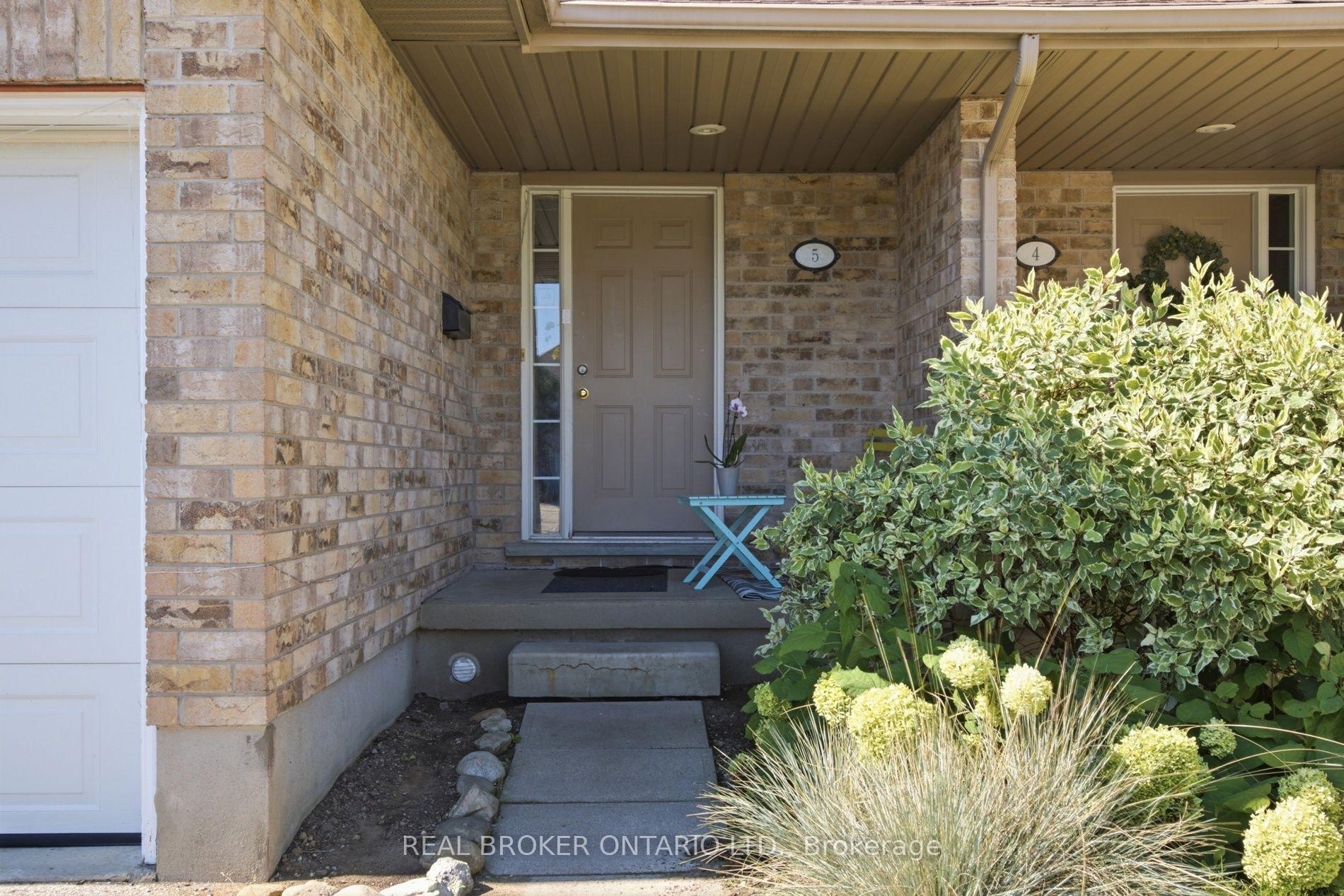 Photo 7 of Unit 5, 31 Schroder Crescent, Guelph, Grange Road — HOMEH