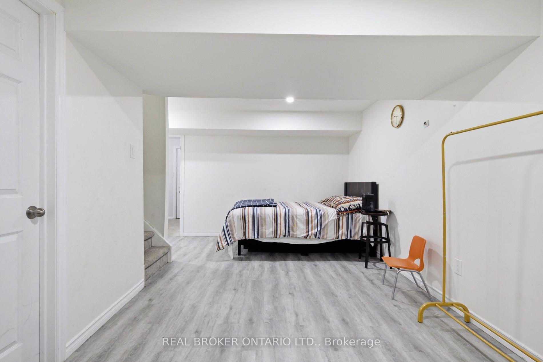 Photo 32 of Unit 5, 31 Schroder Crescent, Guelph, Grange Road — HOMEH