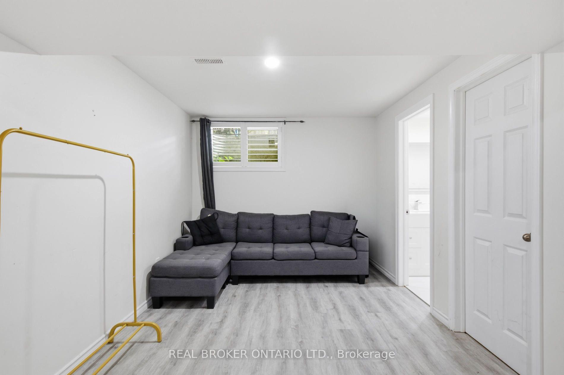 Photo 34 of Unit 5, 31 Schroder Crescent, Guelph, Grange Road — HOMEH