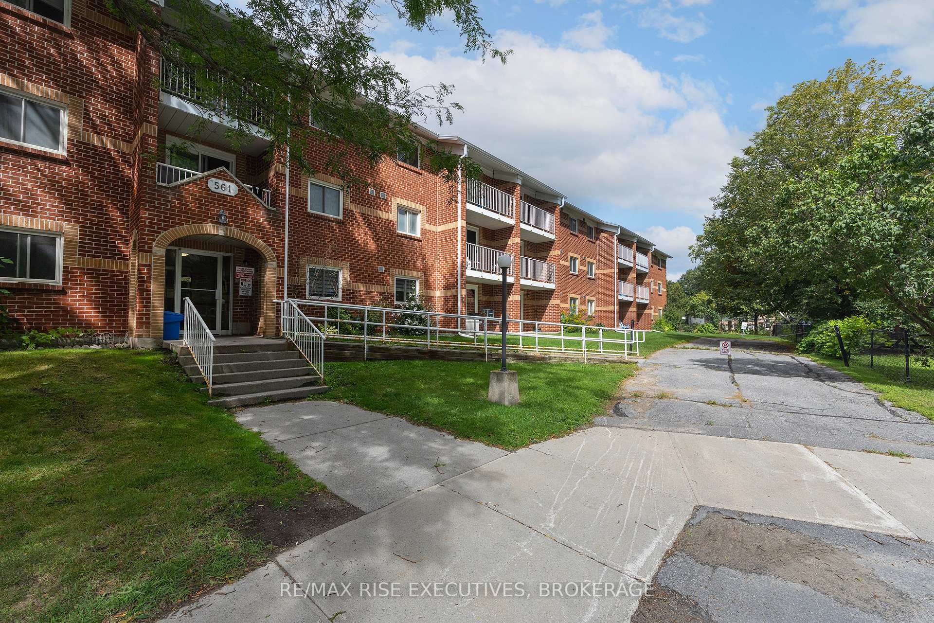 Photo 3 of Unit 305, 561 Armstrong Road, Kingston, East Gardiners Rd — HOMEH
