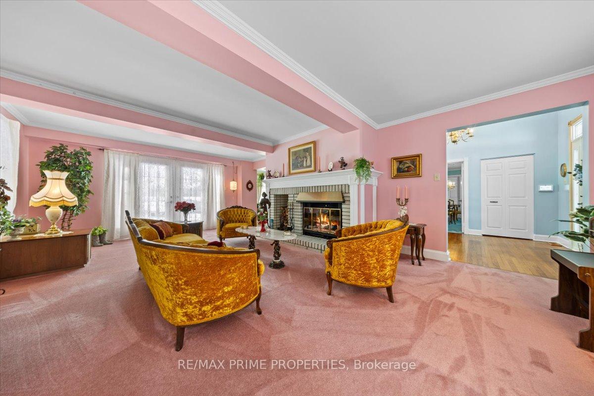 Photo 4 of 1530 Royal Orchard Drive, Ottawa, Cumberland Estates — HOMEH