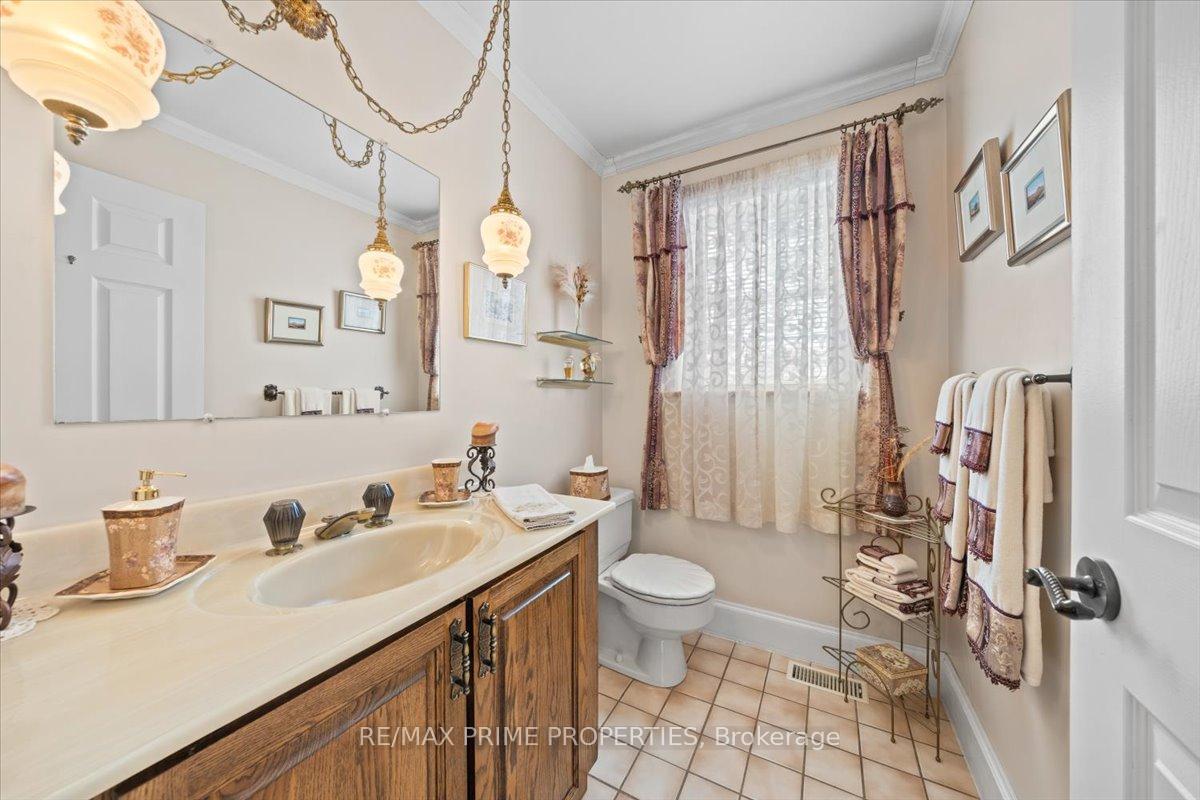 Photo 10 of 1530 Royal Orchard Drive, Ottawa, Cumberland Estates — HOMEH