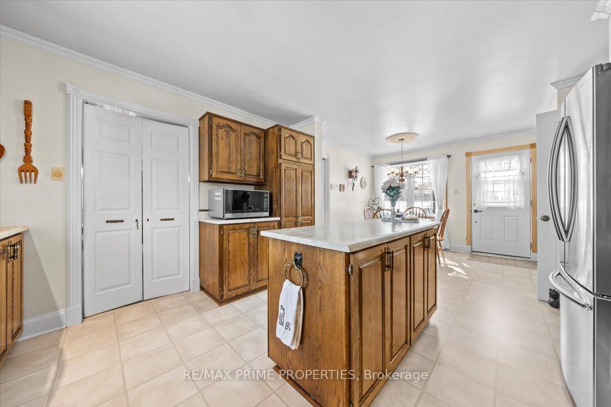 Photo 14 of 1530 Royal Orchard Drive, Ottawa, Cumberland Estates — HOMEH