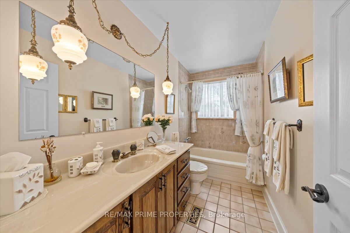 Photo 27 of 1530 Royal Orchard Drive, Ottawa, Cumberland Estates — HOMEH