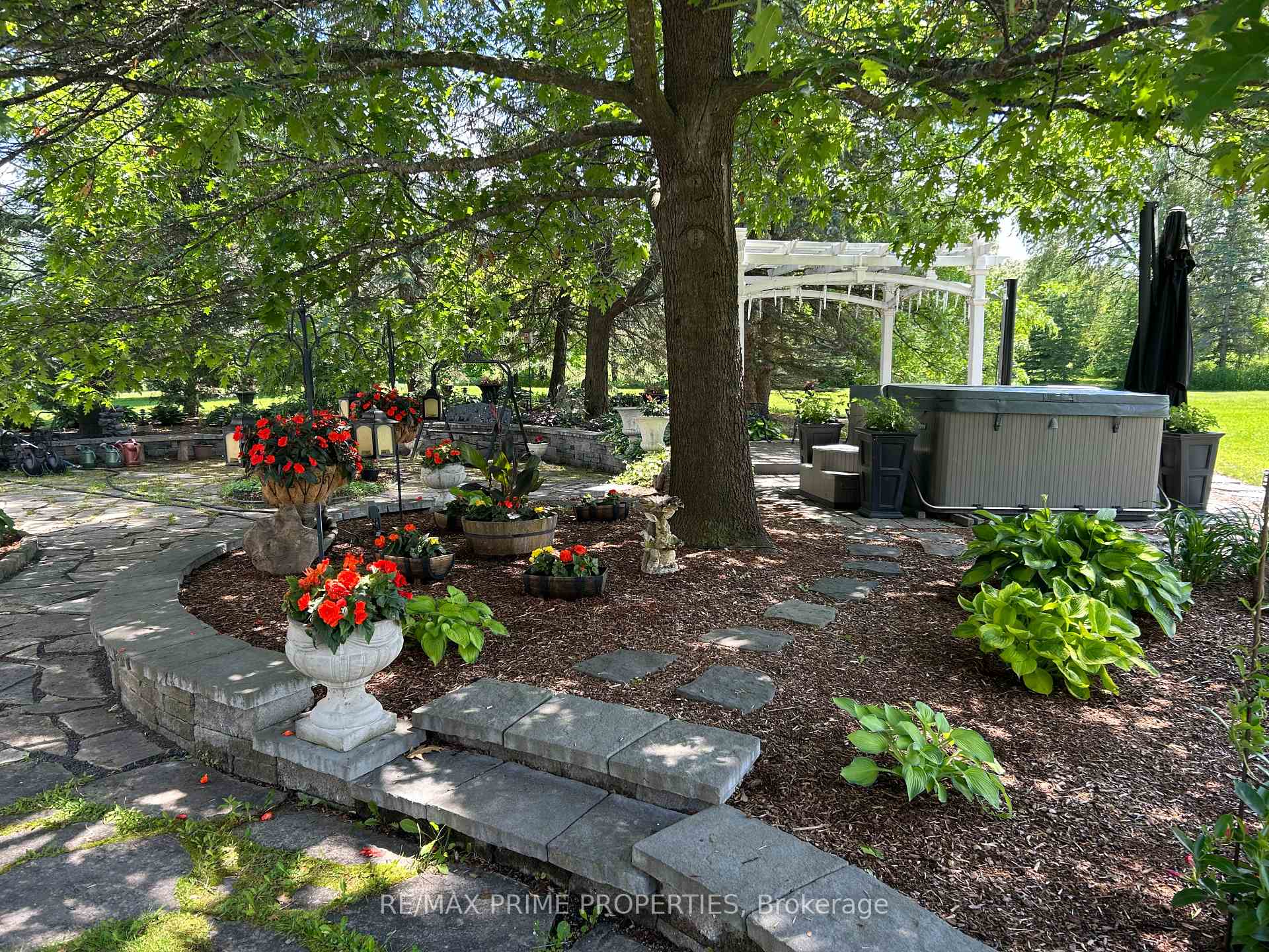 Photo 33 of 1530 Royal Orchard Drive, Ottawa, Cumberland Estates — HOMEH