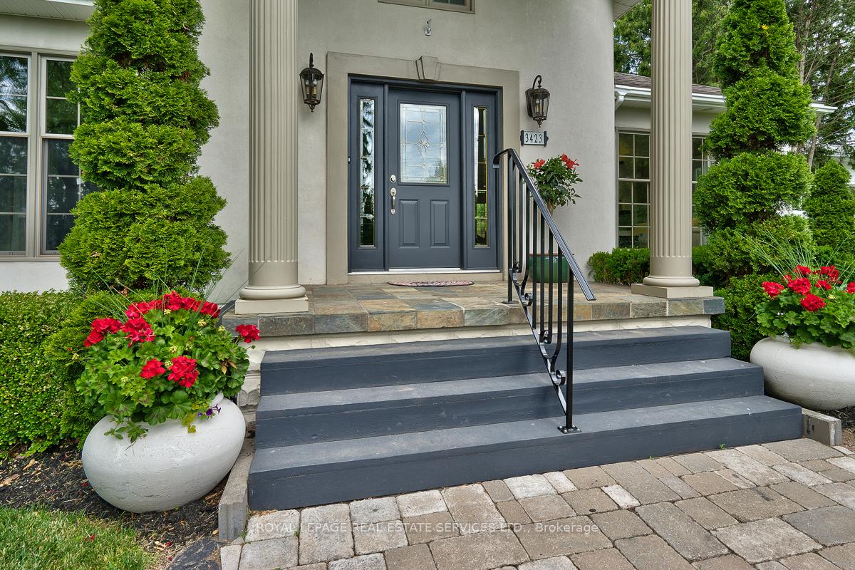 Photo 8 of 3423 Lakeshore Road, Burlington, Roseland — HOMEH
