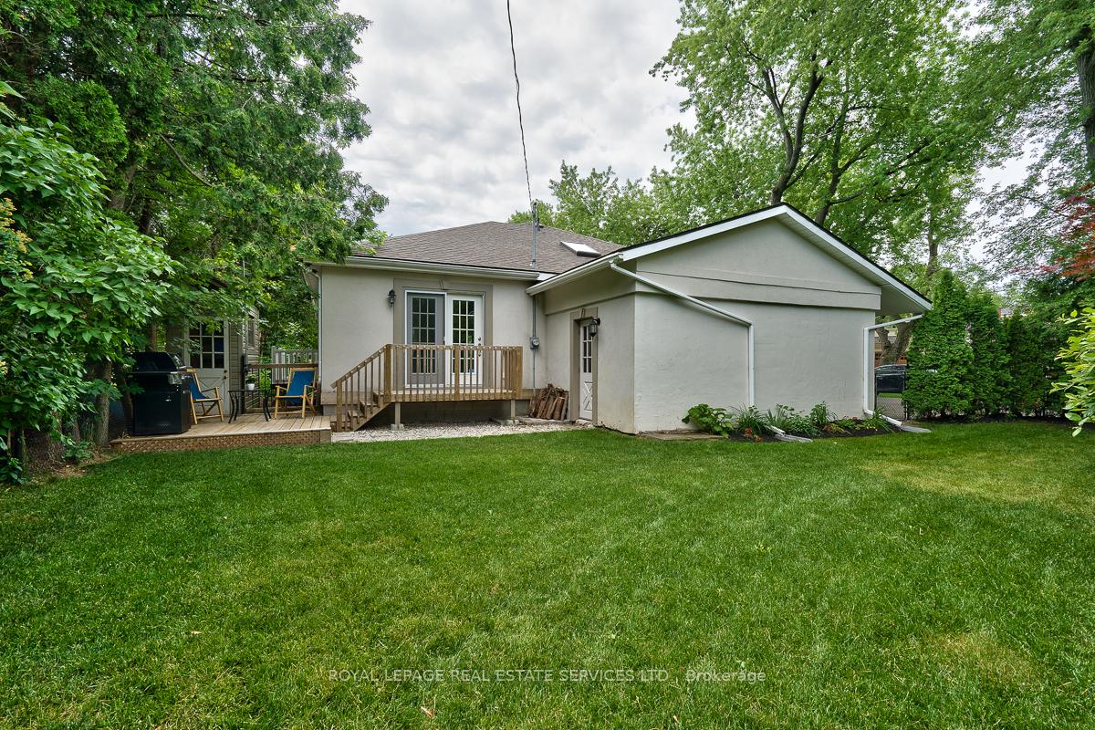 Photo 12 of 3423 Lakeshore Road, Burlington, Roseland — HOMEH