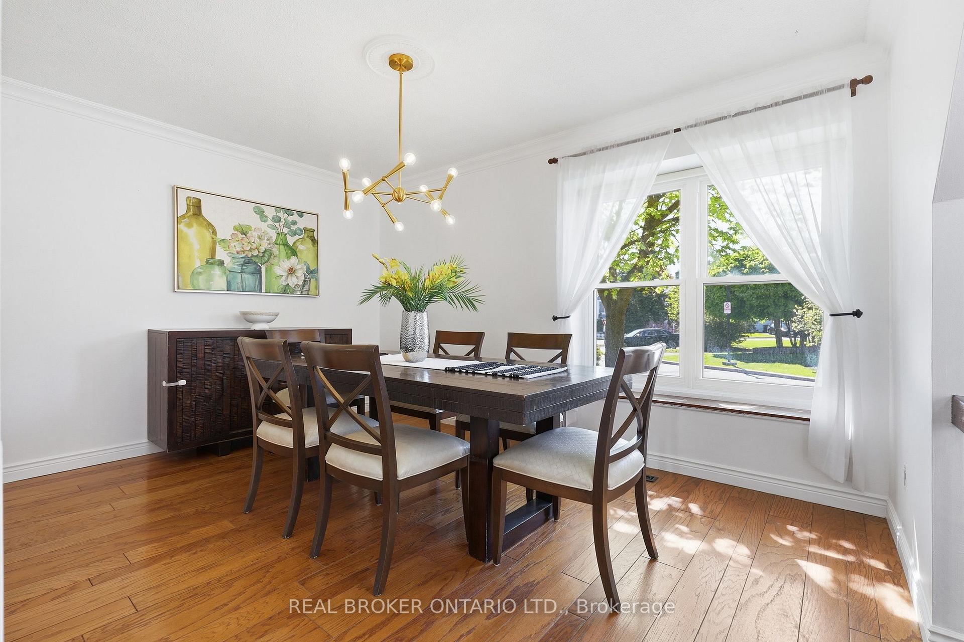 Photo 6 of 22 Bent Oak Circle, Mississauga, Meadowvale — HOMEH