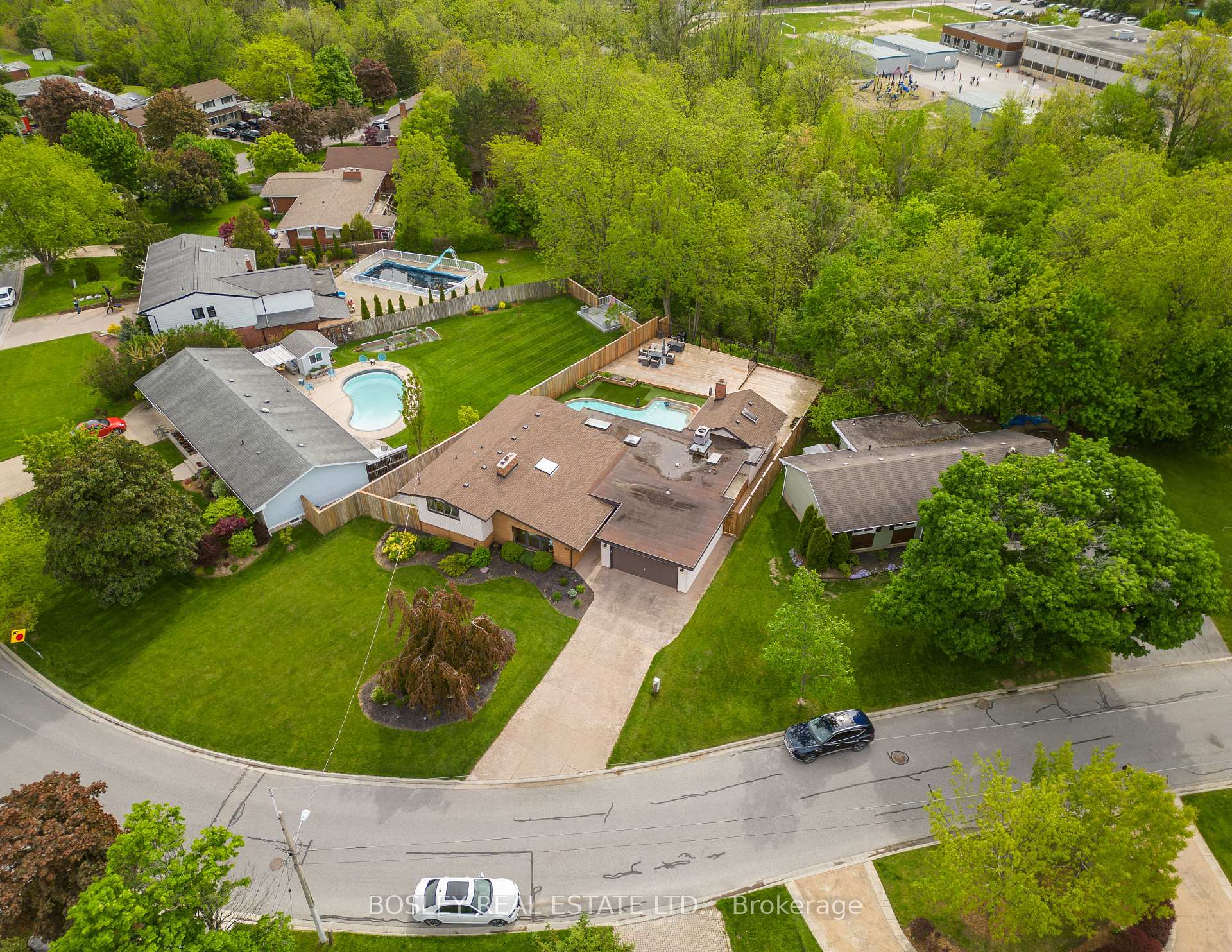 Photo 4 of 93 Riverview Boulevard, St. Catharines, Glendale/Glenridge — HOMEH