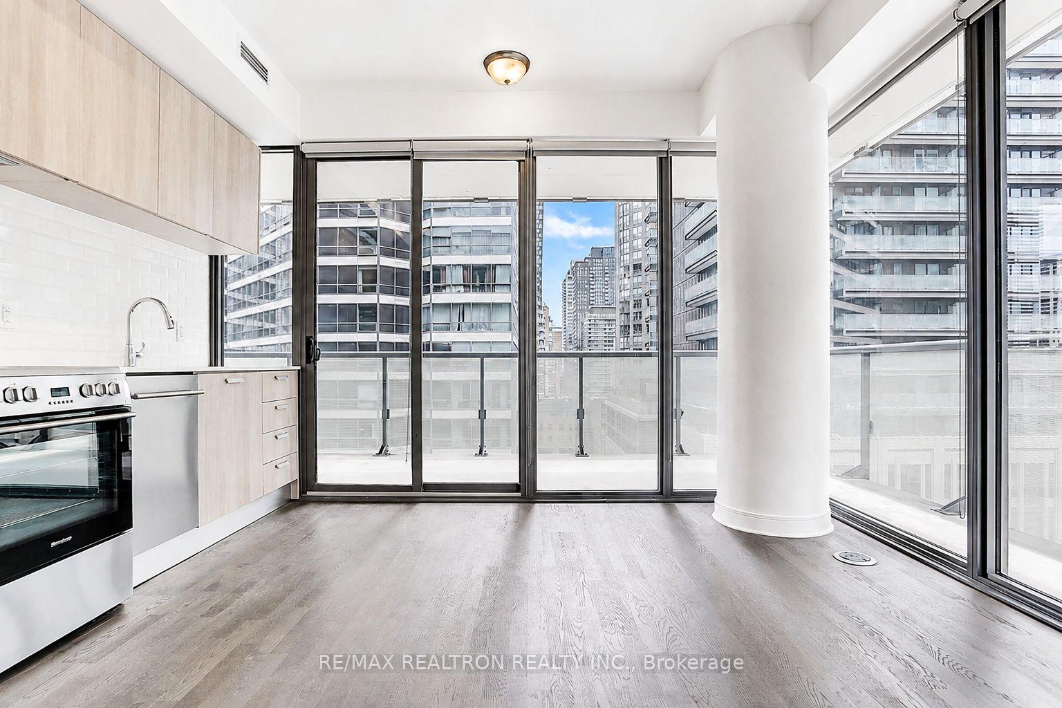 Photo 5 of Unit 1008, 57 St Joseph Street, Toronto, Bay Street Corridor — HOMEH