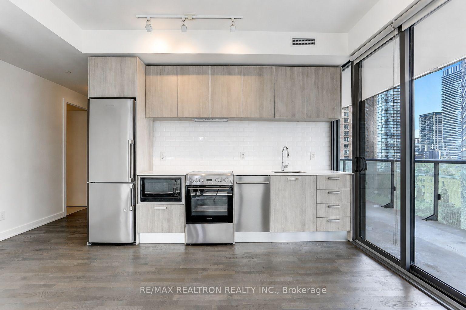 Photo 6 of Unit 1008, 57 St Joseph Street, Toronto, Bay Street Corridor — HOMEH