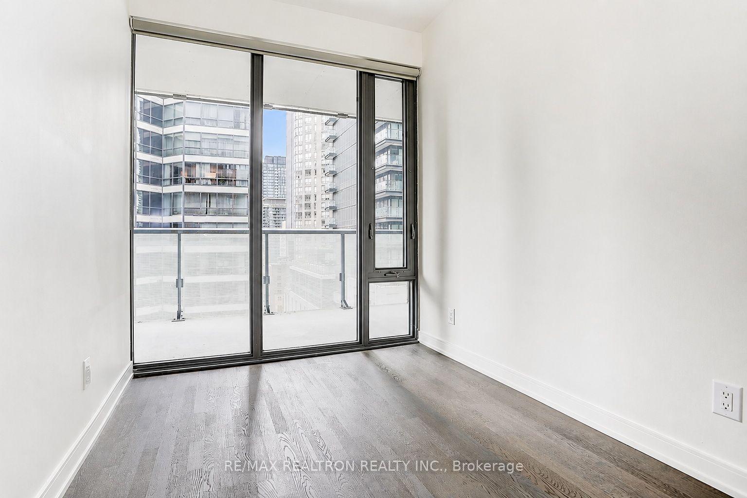 Photo 7 of Unit 1008, 57 St Joseph Street, Toronto, Bay Street Corridor — HOMEH
