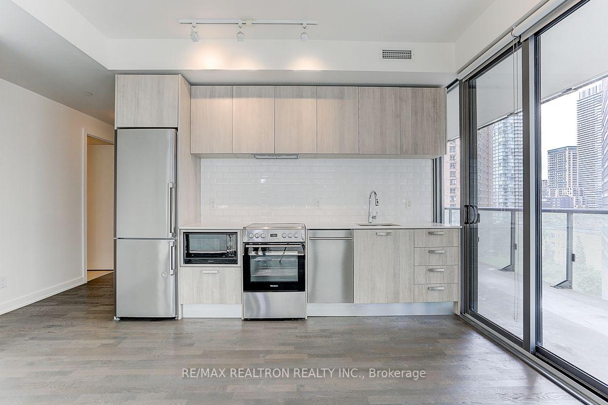 Photo 8 of Unit 1008, 57 St Joseph Street, Toronto, Bay Street Corridor — HOMEH