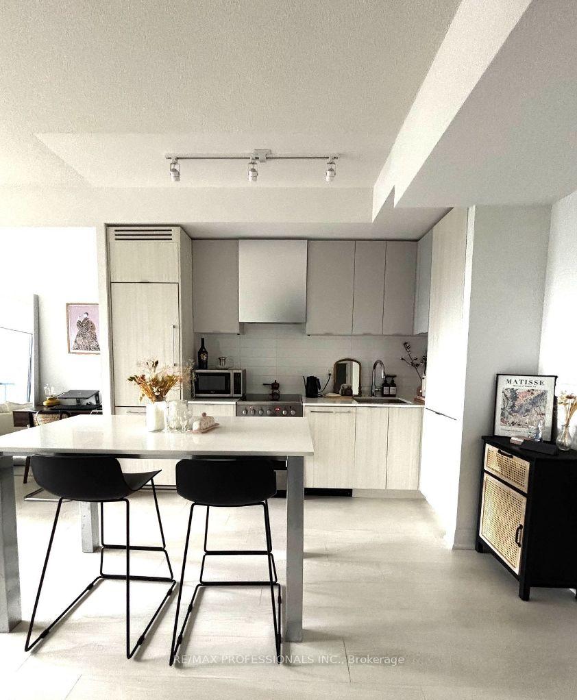 Photo 3 of Unit 726, 10 Gibbs Road, Etobicoke, Islington-City Centre West — HOMEH
