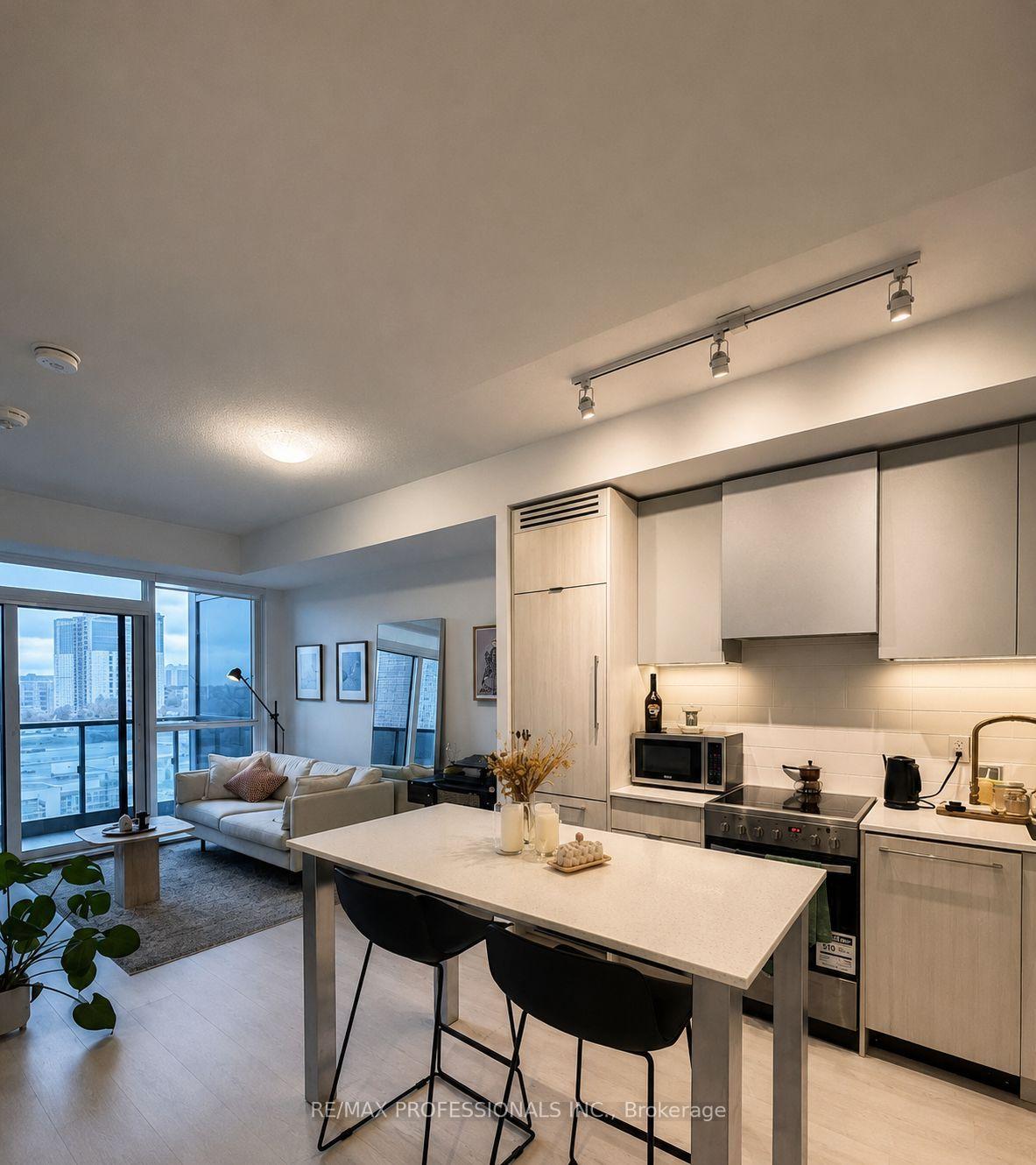 Photo 2 of Unit 726, 10 Gibbs Road, Etobicoke, Islington-City Centre West — HOMEH
