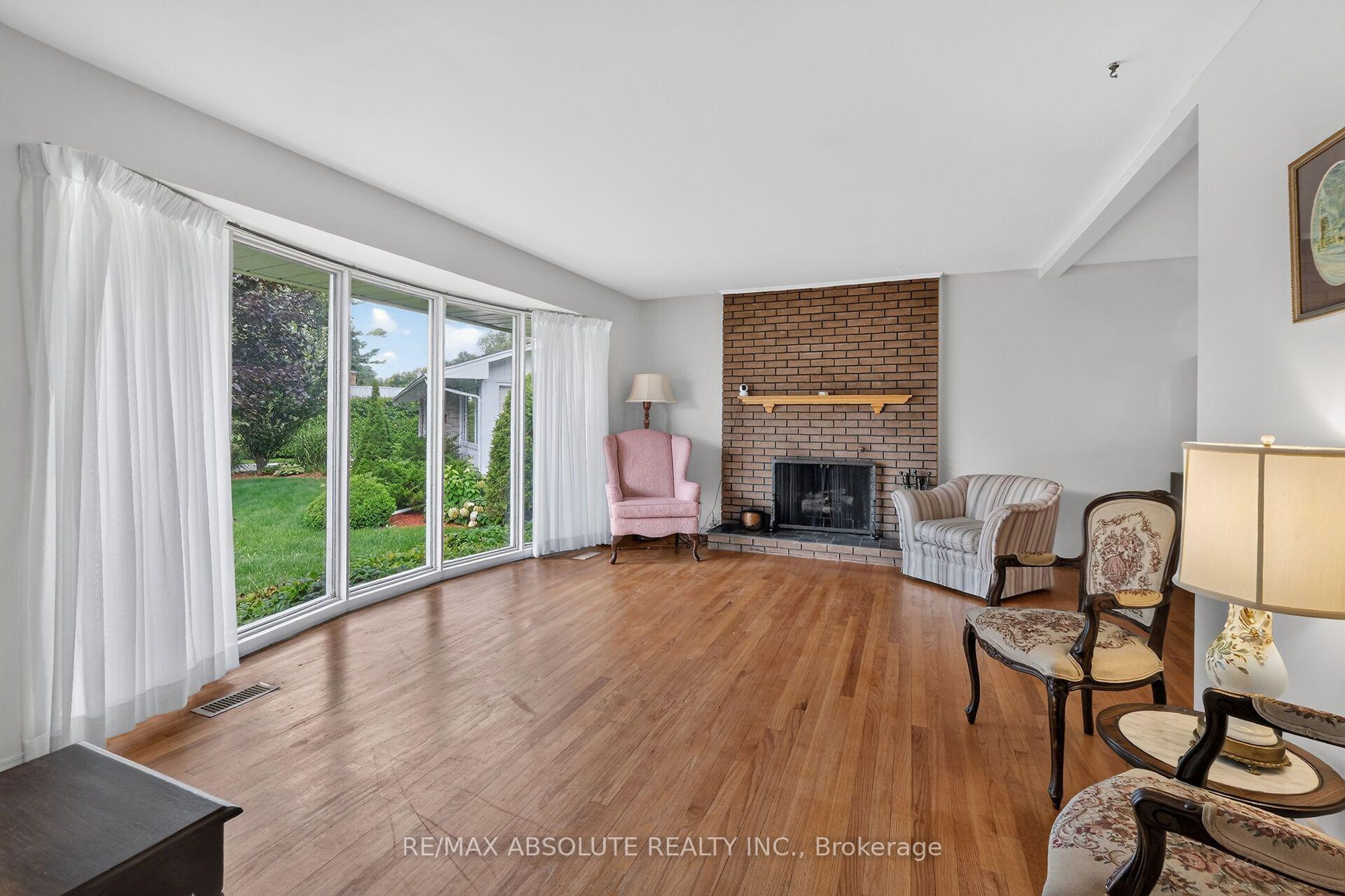 Photo 5 of 59 Evergreen Drive, Ottawa, Lynwood Village — HOMEH