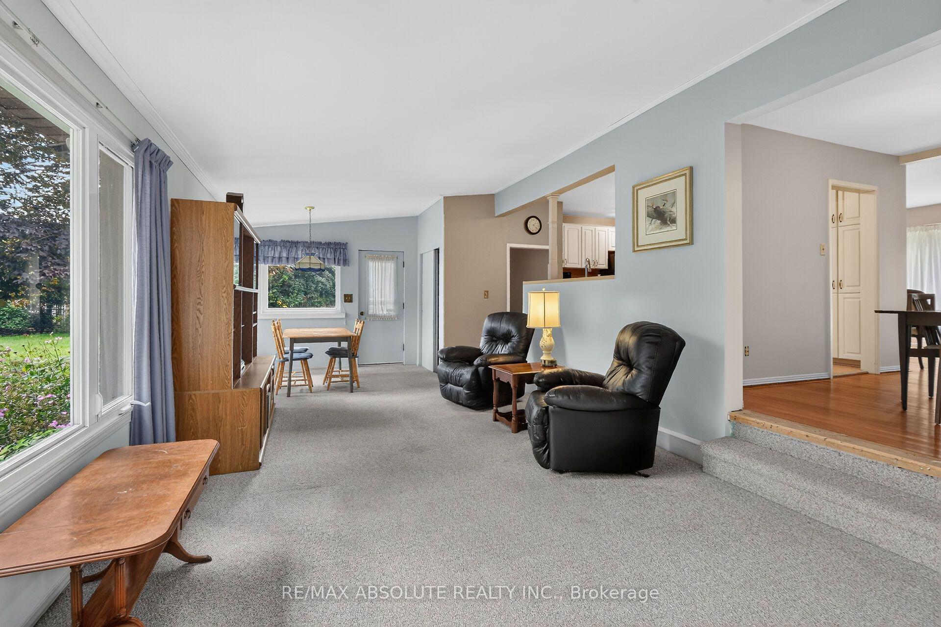 Photo 14 of 59 Evergreen Drive, Ottawa, Lynwood Village — HOMEH