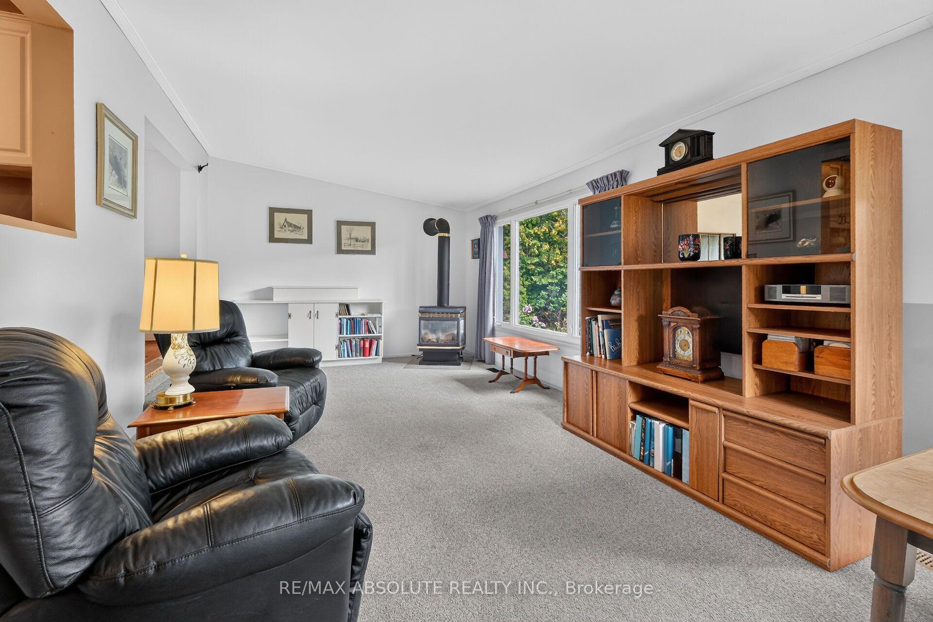 Photo 15 of 59 Evergreen Drive, Ottawa, Lynwood Village — HOMEH