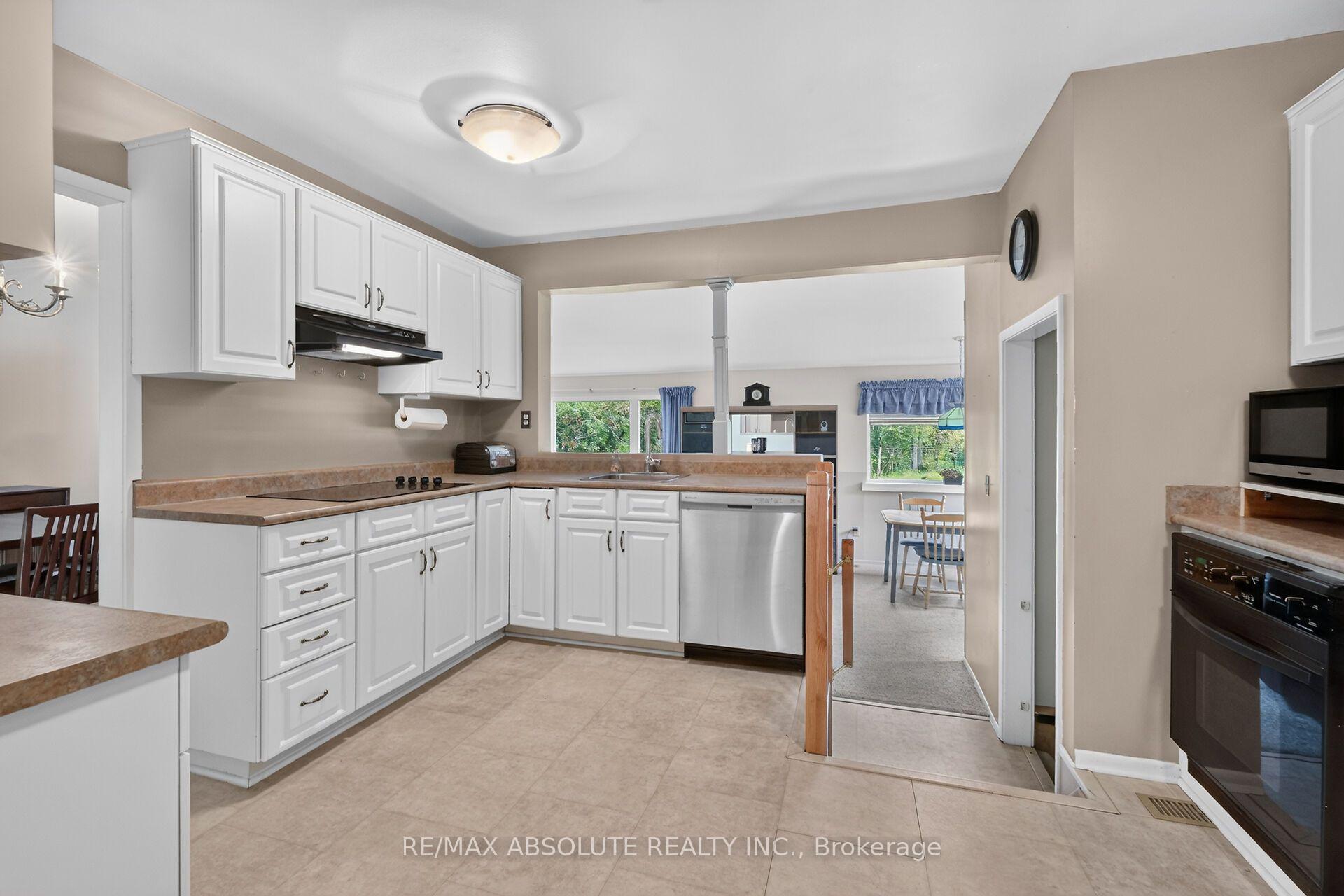 Photo 20 of 59 Evergreen Drive, Ottawa, Lynwood Village — HOMEH