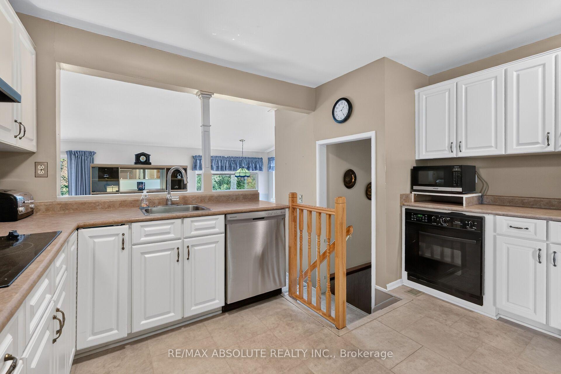 Photo 21 of 59 Evergreen Drive, Ottawa, Lynwood Village — HOMEH
