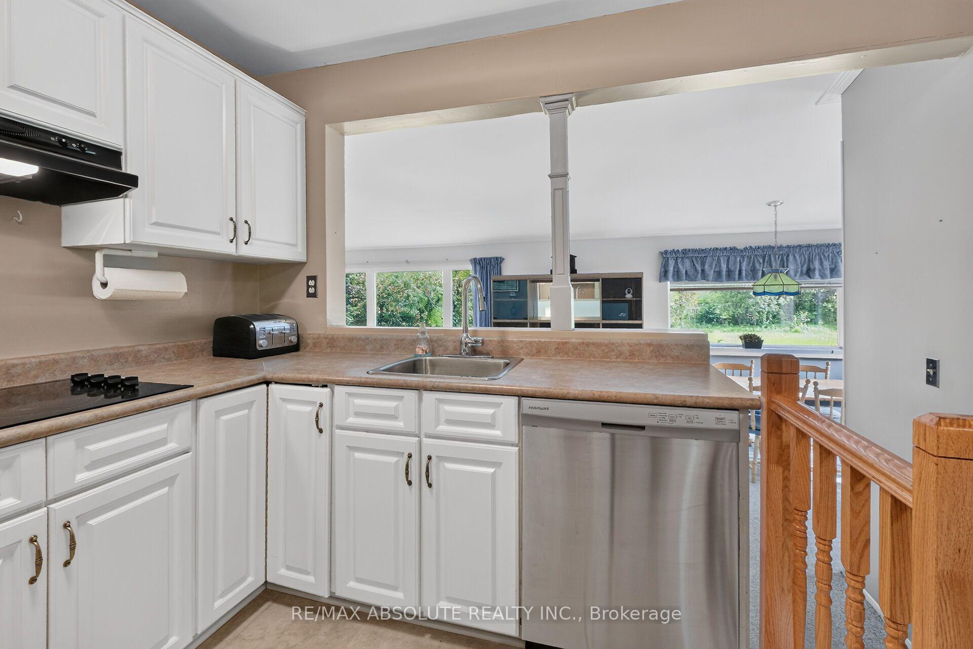 Photo 22 of 59 Evergreen Drive, Ottawa, Lynwood Village — HOMEH