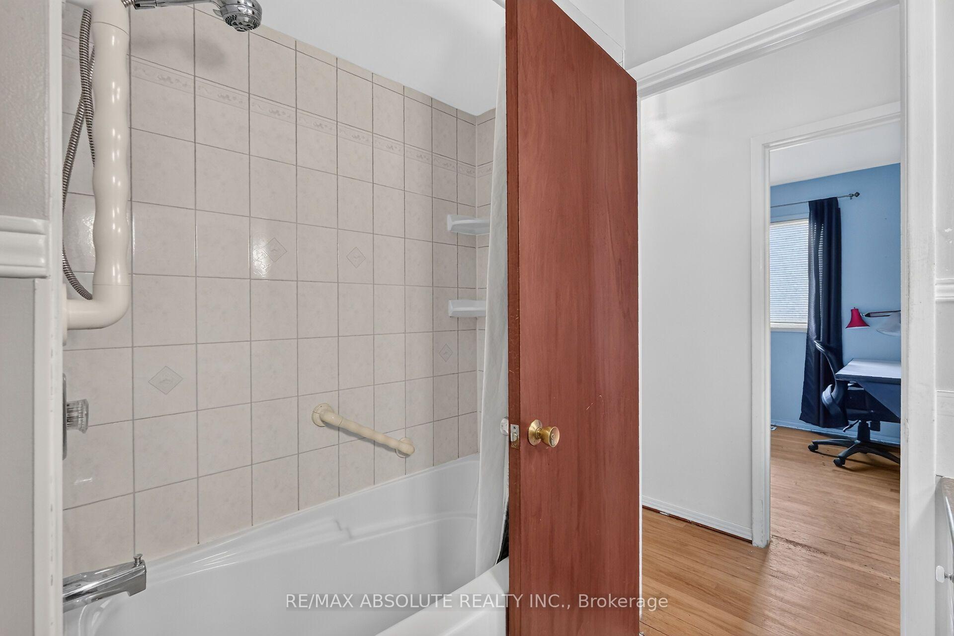 Photo 33 of 59 Evergreen Drive, Ottawa, Lynwood Village — HOMEH