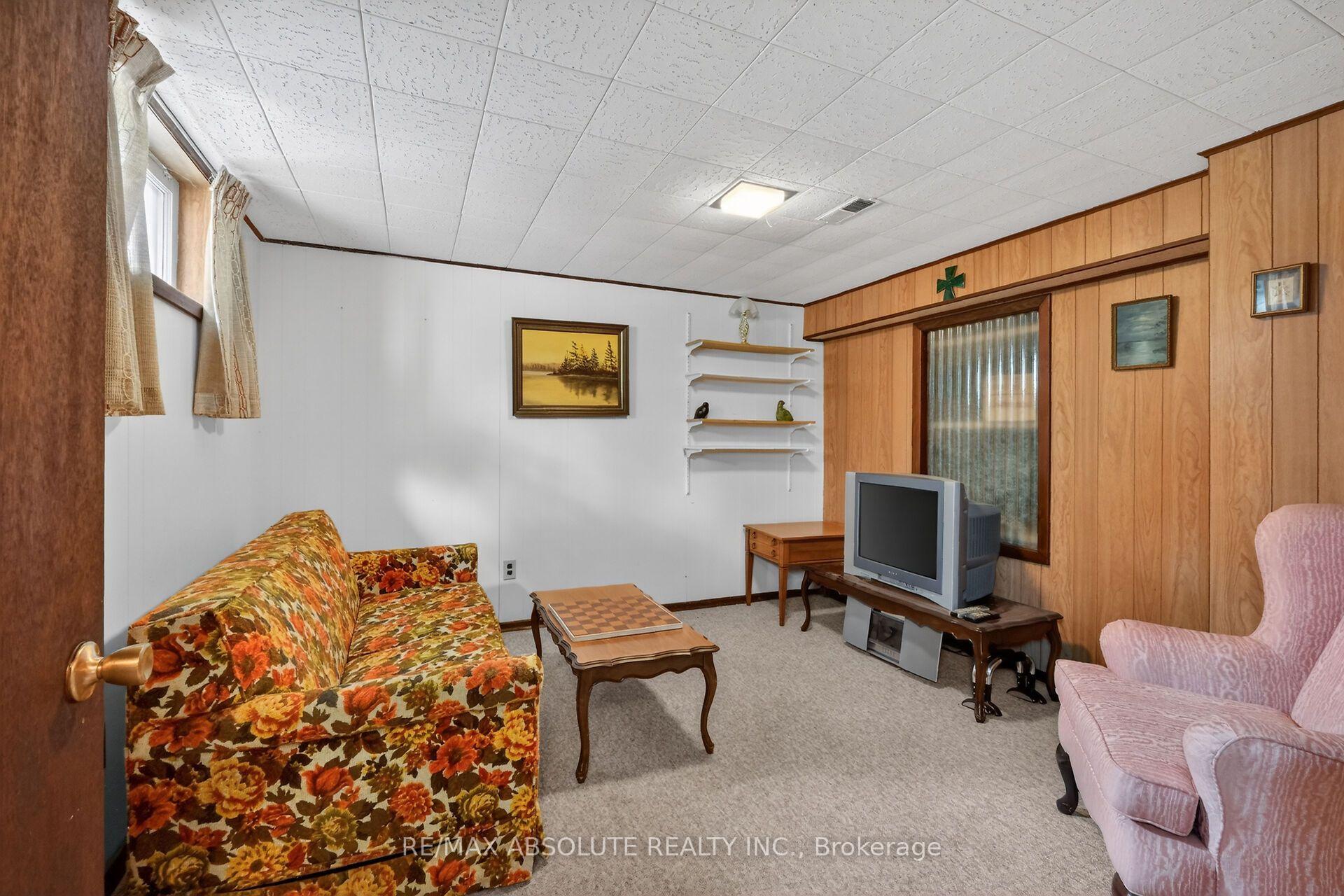 Photo 42 of 59 Evergreen Drive, Ottawa, Lynwood Village — HOMEH