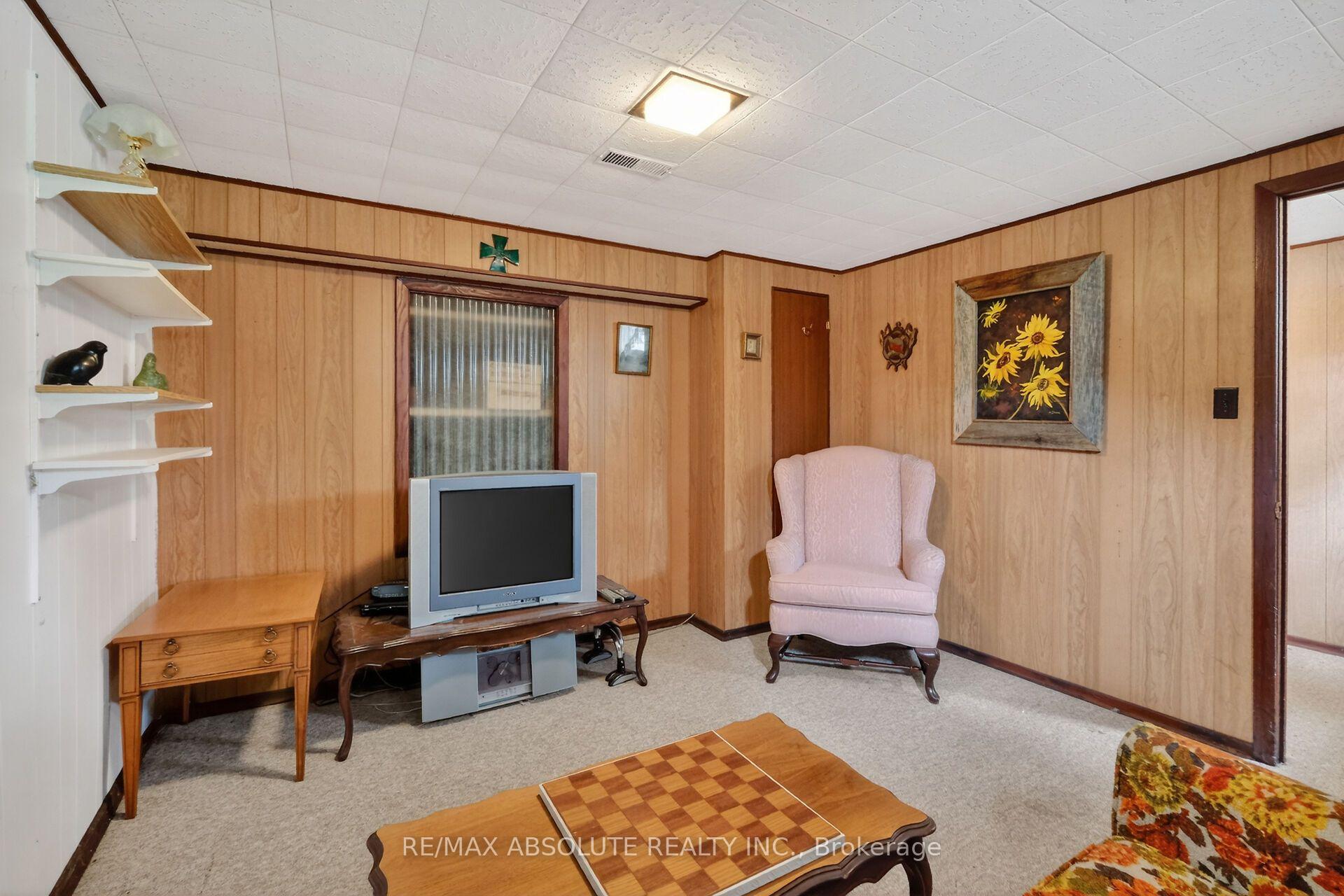 Photo 44 of 59 Evergreen Drive, Ottawa, Lynwood Village — HOMEH