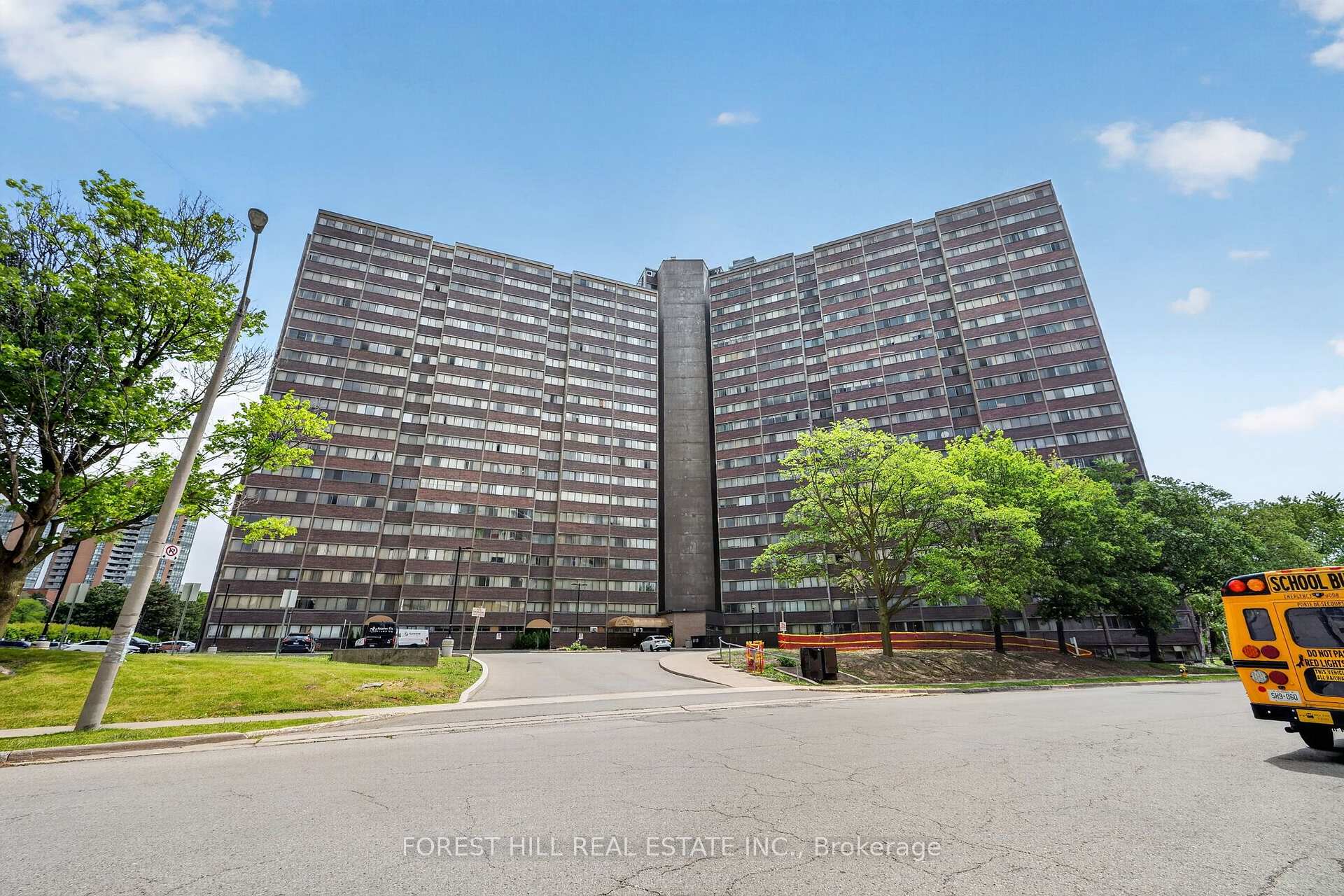 Photo 2 of Unit 1211, 11 Wincott Drive, Etobicoke, Kingsview Village-The Westway — HOMEH