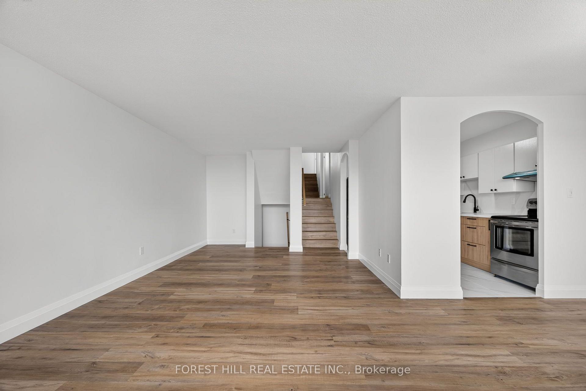 Photo 4 of Unit 1211, 11 Wincott Drive, Etobicoke, Kingsview Village-The Westway — HOMEH