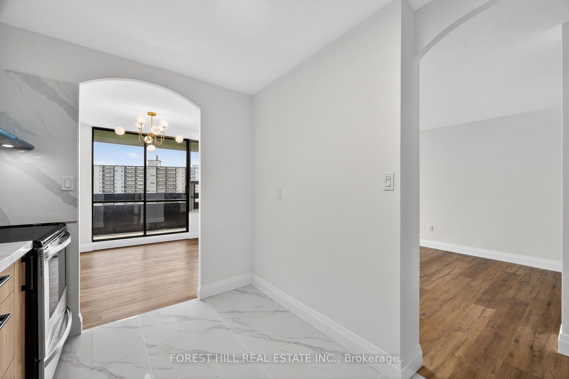 Photo 10 of Unit 1211, 11 Wincott Drive, Etobicoke, Kingsview Village-The Westway — HOMEH