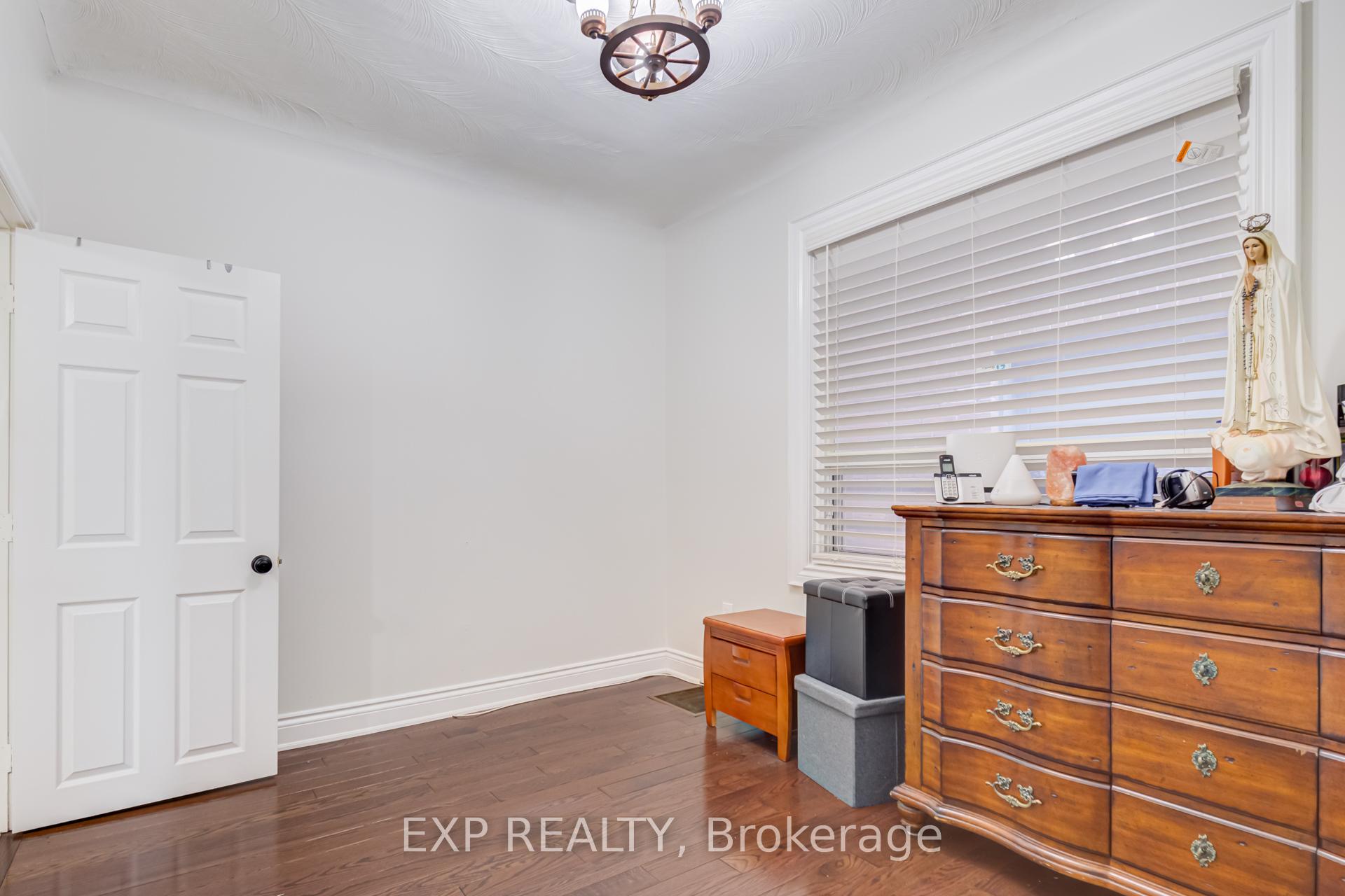 Photo 4 of 444 Maybank Avenue, Toronto, Junction Area — HOMEH